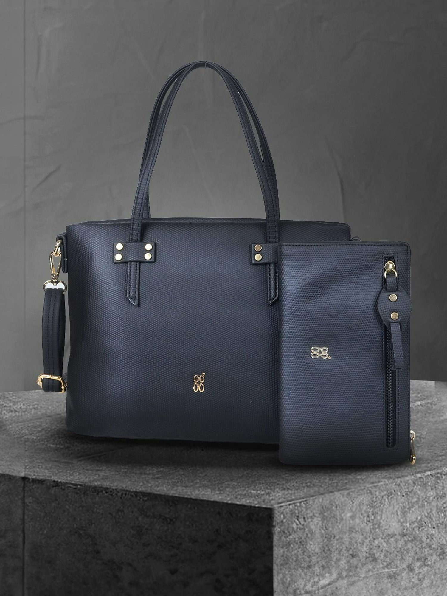 Baggit Black Textured Handbag