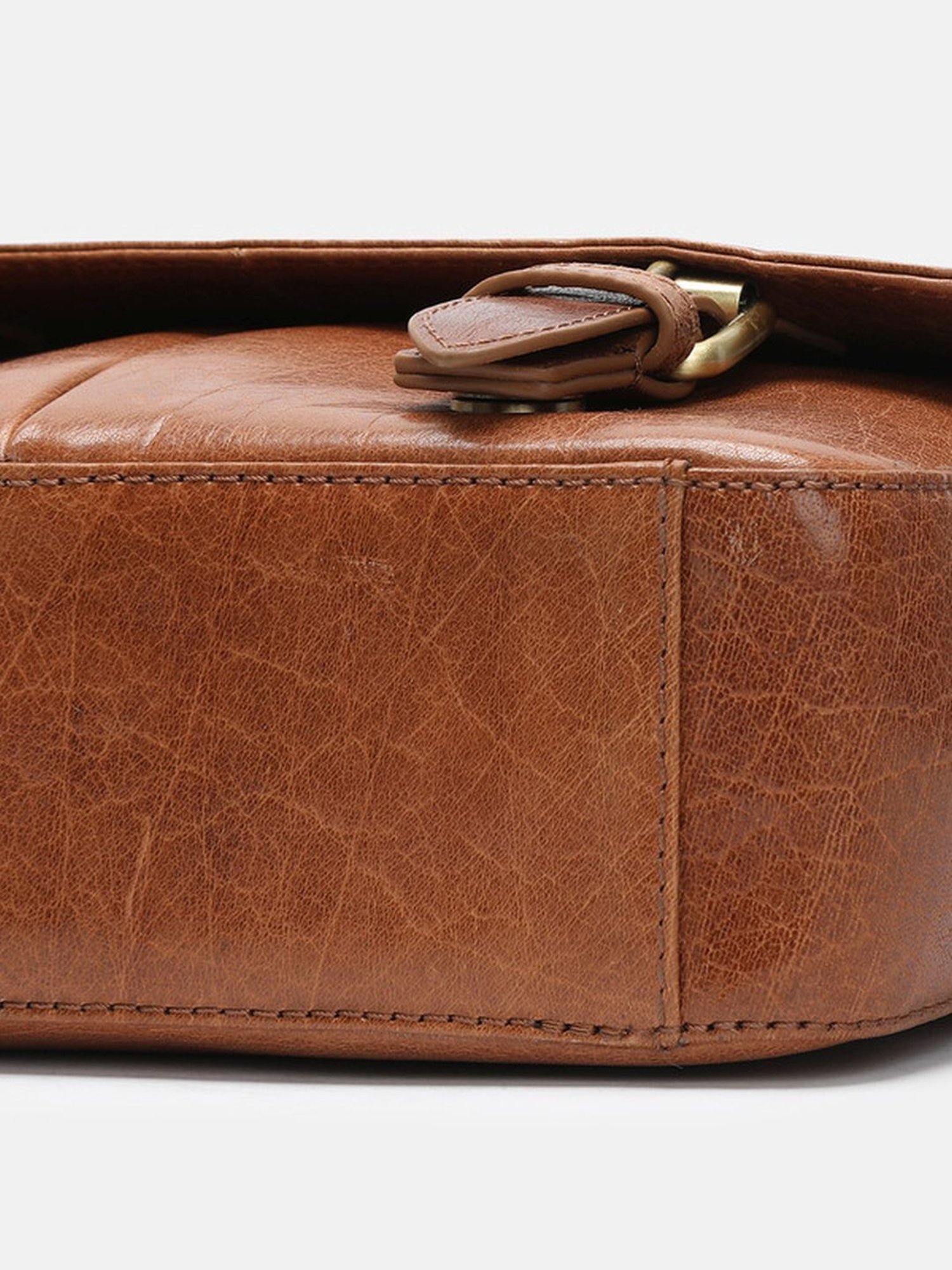 BAGATT Novara Magnet Leather Solid Laptop Messenger Bag