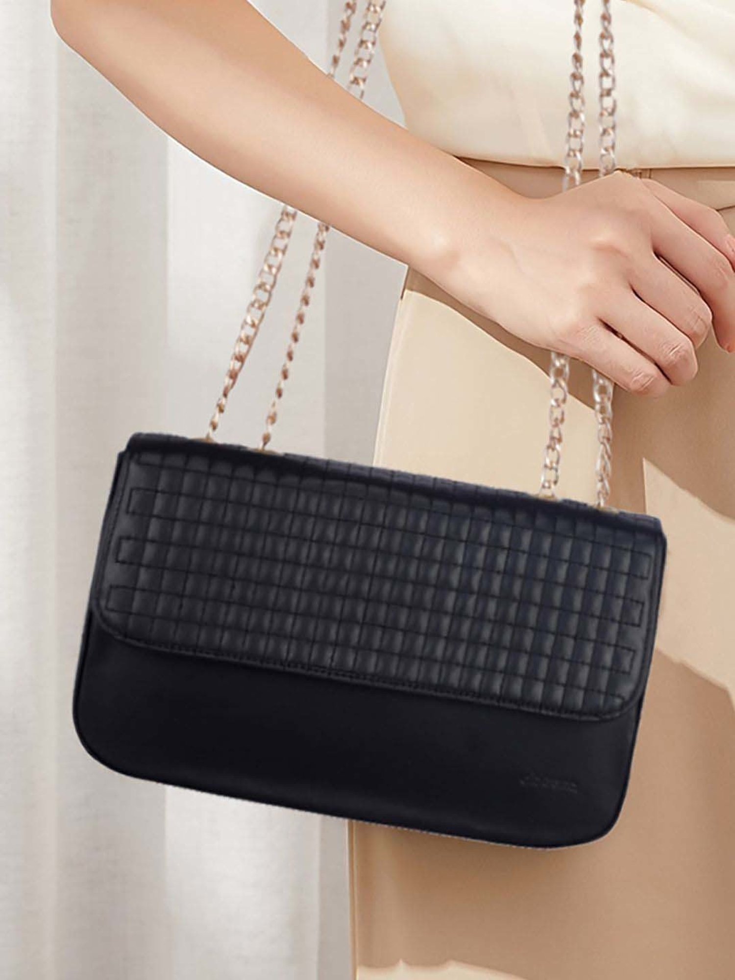 Abeeza Black Quilted Small Sling Handbag