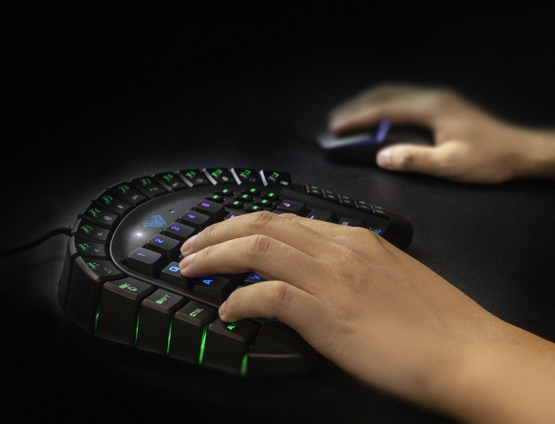 Double-Sided Mouse Pad Eco-friendly Cork PU Leather Desk Mat Waterproof Dustproof Mouse Mat for Home Office