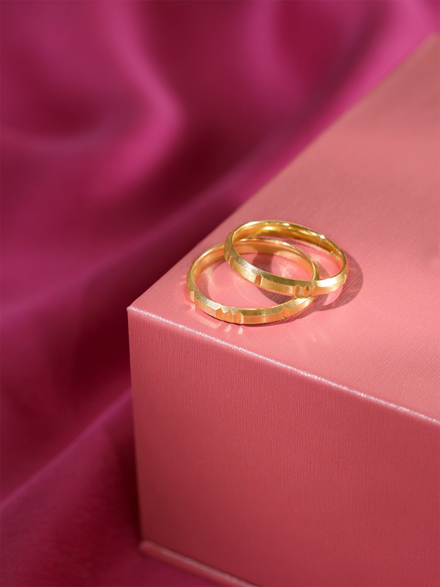 Mia by Tanishq Solidarity Band 18k Gold Couple Ring (Single Quantity)