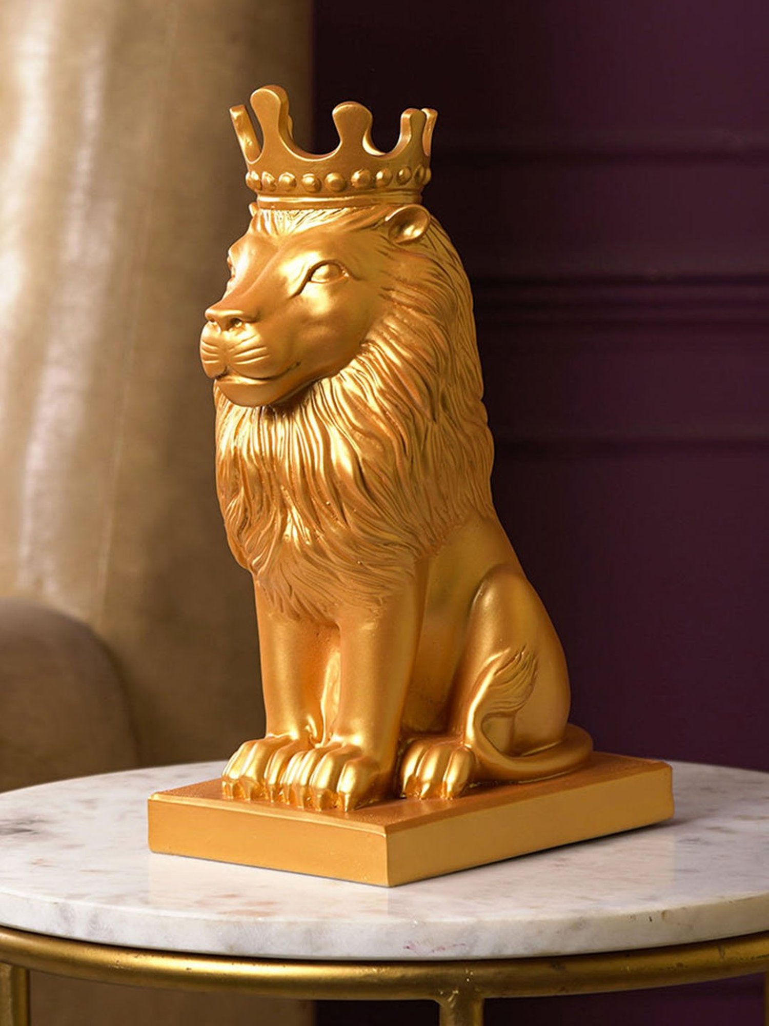 The Artment Gold Resin Nordic Minimalist Regal Lion