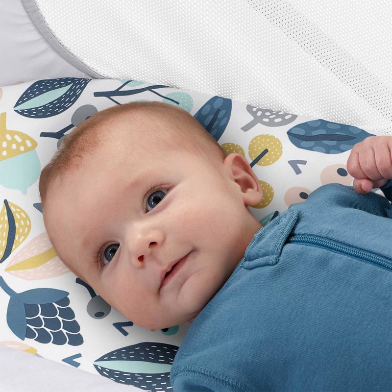 Simmons Kids' Silent Auto Gliding Deluxe Bassinet - Embossed Paisley