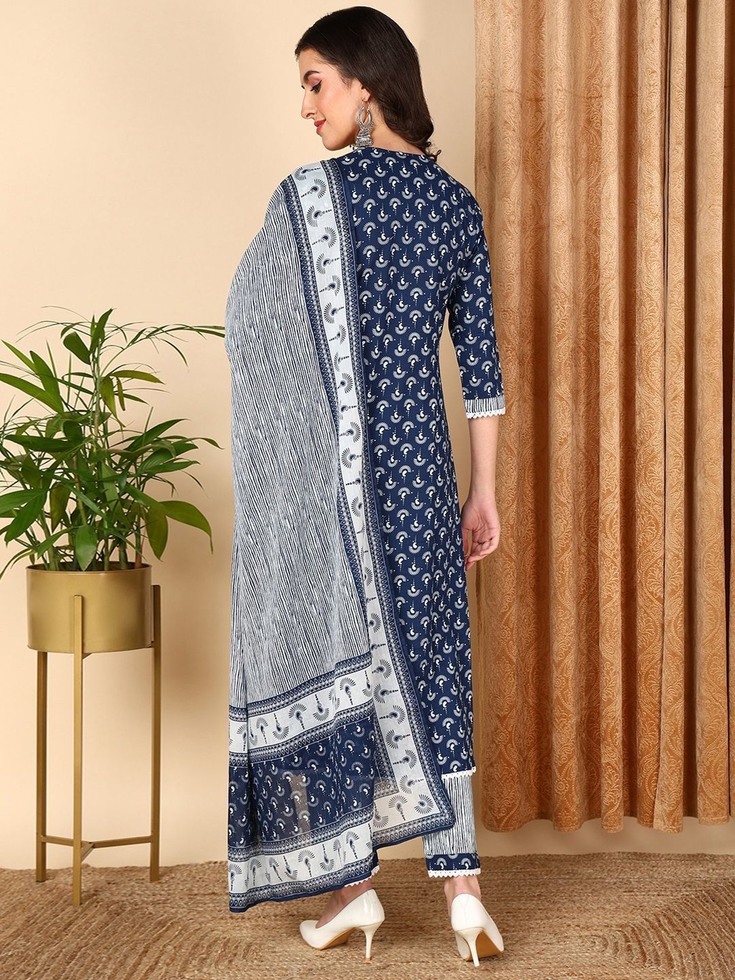 Vaamsi Blue Cotton Printed Kurta Pant Set With Dupatta