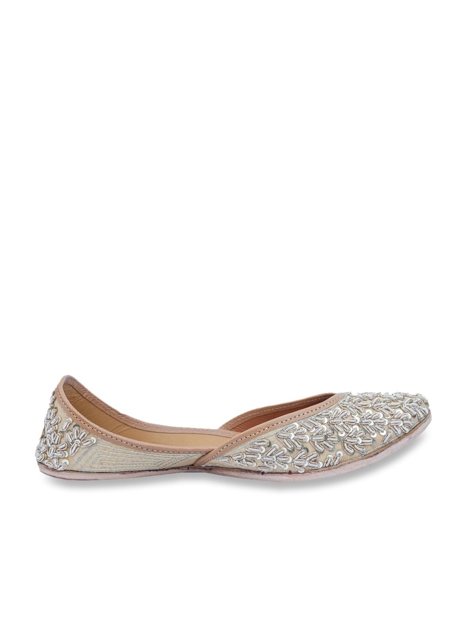 NR by Nidhi Rathi Women's Gold Ethnic Juttis