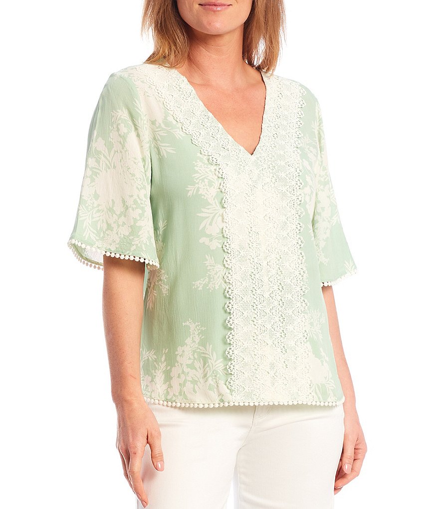 Bobeau Bouquet Print Lace Trim V-Neck Flutter Sleeve Top