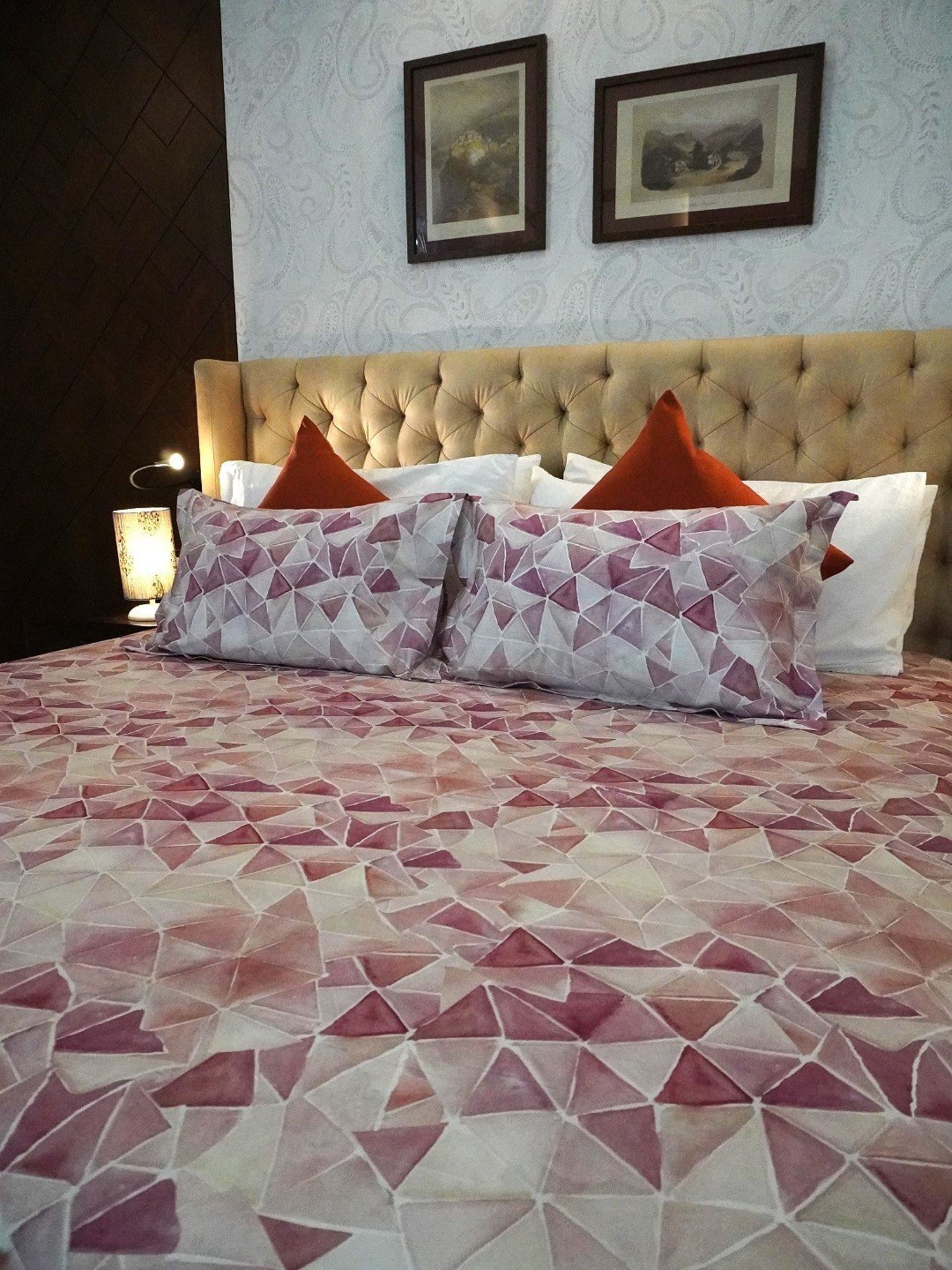 TARA Sparkling Homes Pink Luxury Cotton 350 TC Bed Sheet with 2 Pillow Covers