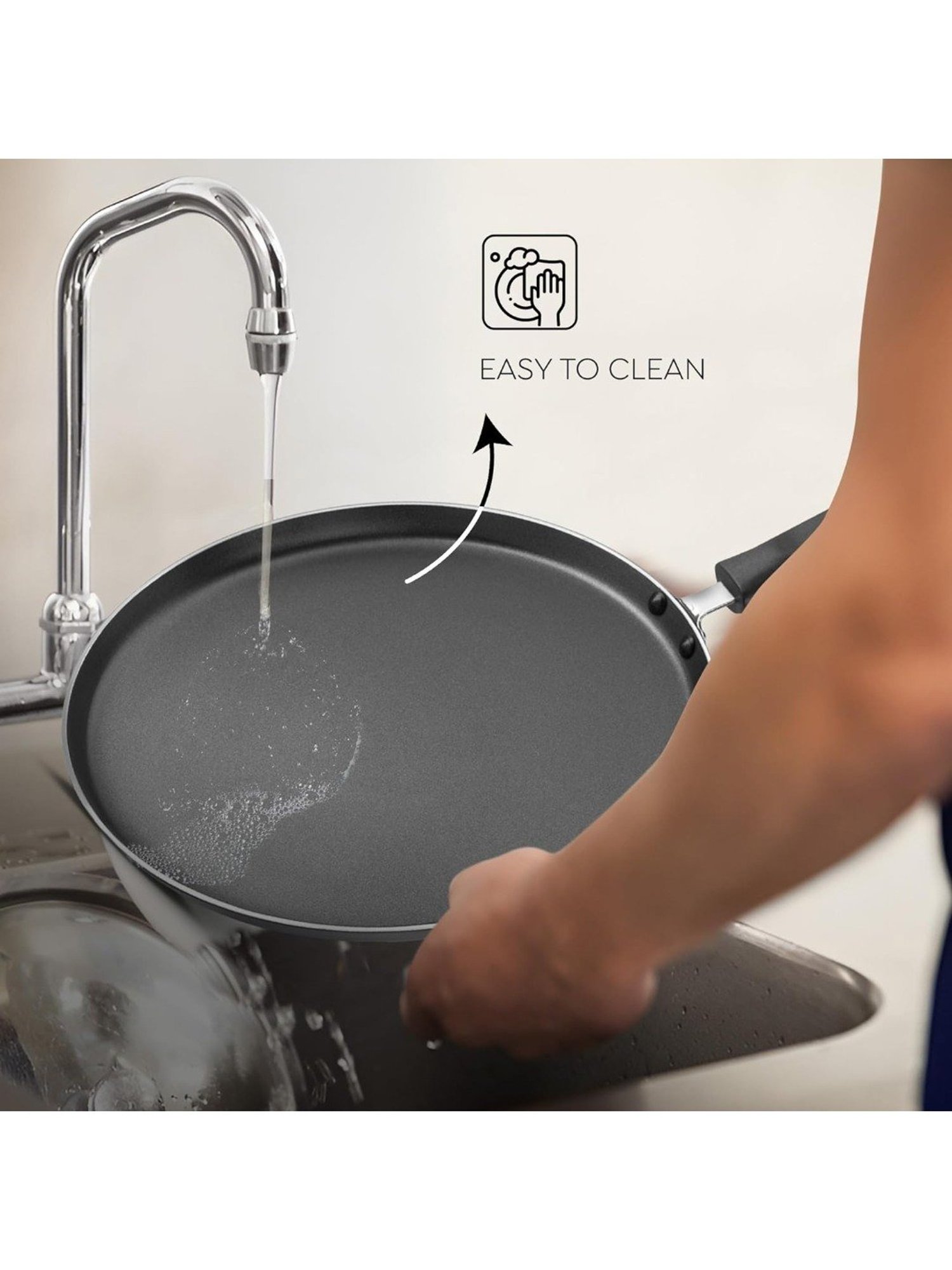 Judge by Prestige Everyday Black Aluminium Tawa 28 cm