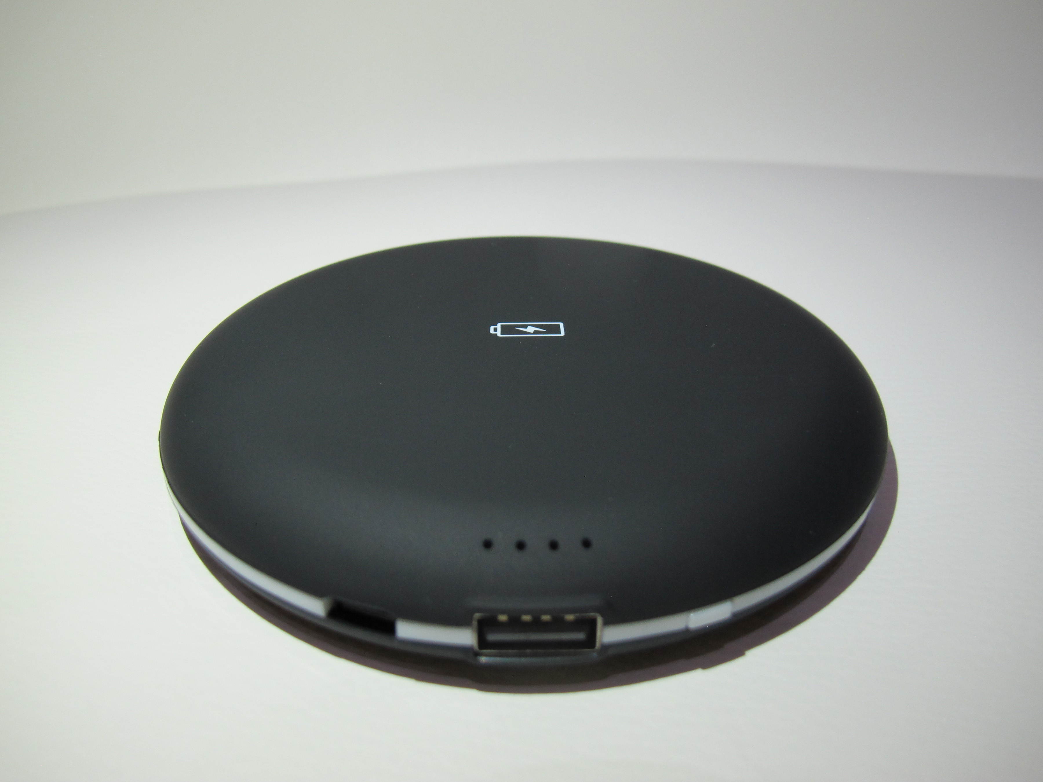 MOJO Wireless Qi Power Bank - Portable Charger for Phone, Tablet, Devices