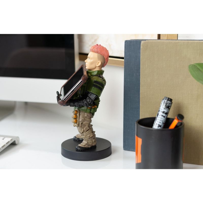 Exquisite Gaming Call Of Duty Specialist #1 Battery Cable Guy 8-Inch Phone & Controller Holder