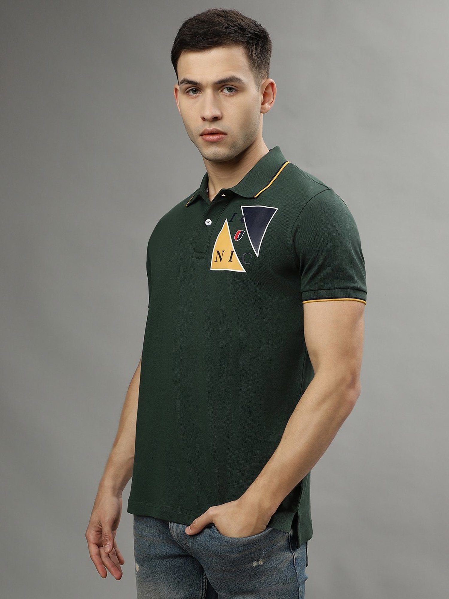 Iconic Men Colourblocked Regular Fit Cotton T-shirt