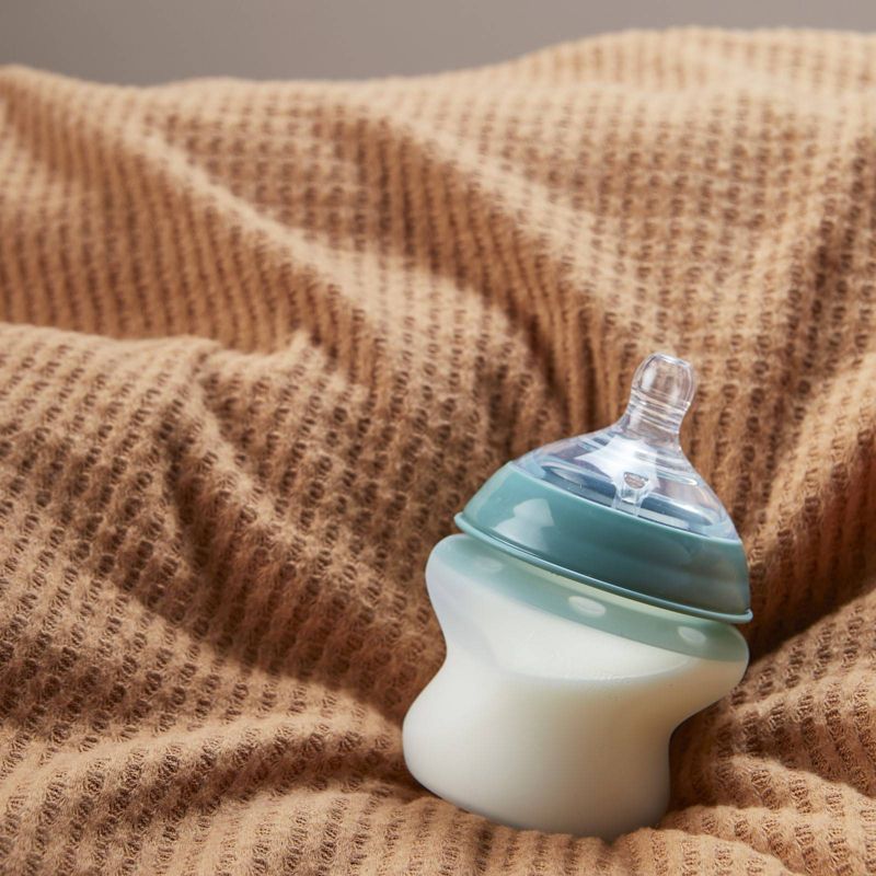 Tommee Tippee Closer to Nature Silicone Baby Bottle - 9oz