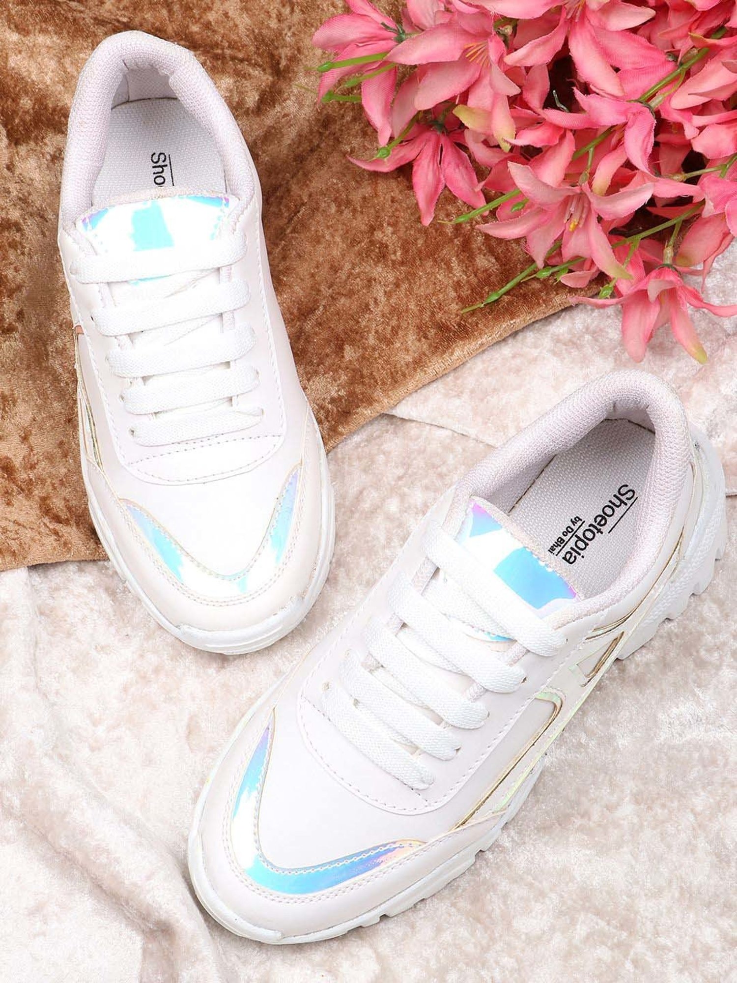 Shoetopia Kids White Walking Shoes