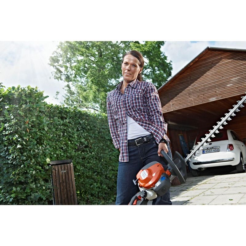 Husqvarna 122HD45 18" 22cc 2 Cycle Gas Powered Dual Hedge/Clipper Saw Trimmer
