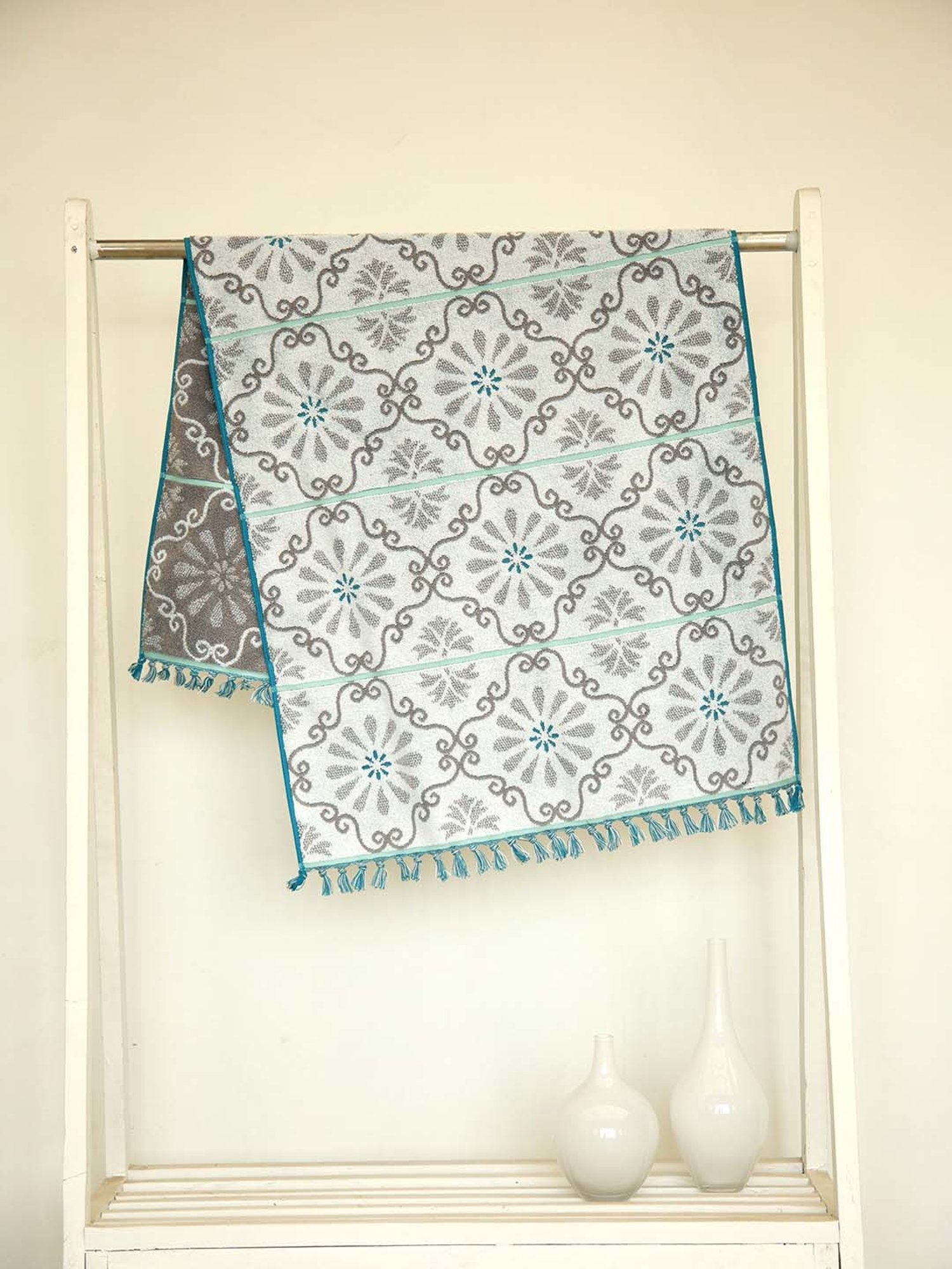 Ariana Majestic Beige Cotton 600 GSM Reversible Bath Towel - Set of 1