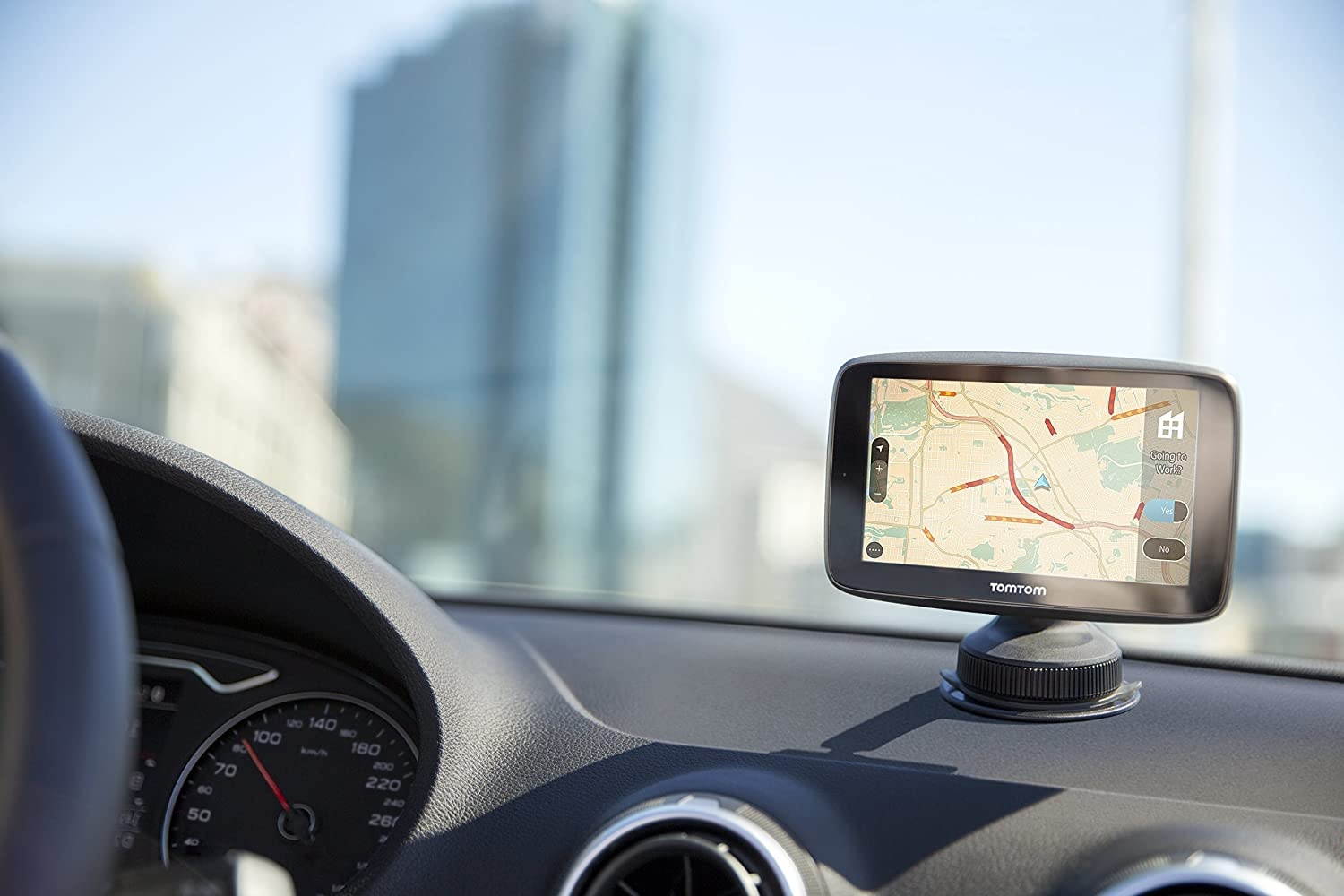 TomTom Go 520 5 Inch GPS Navigation Device with Real Time Traffic, World Maps, Wi-Fi-Connectivity, Smartphone Messaging, Voice Control and Hands-free Calling