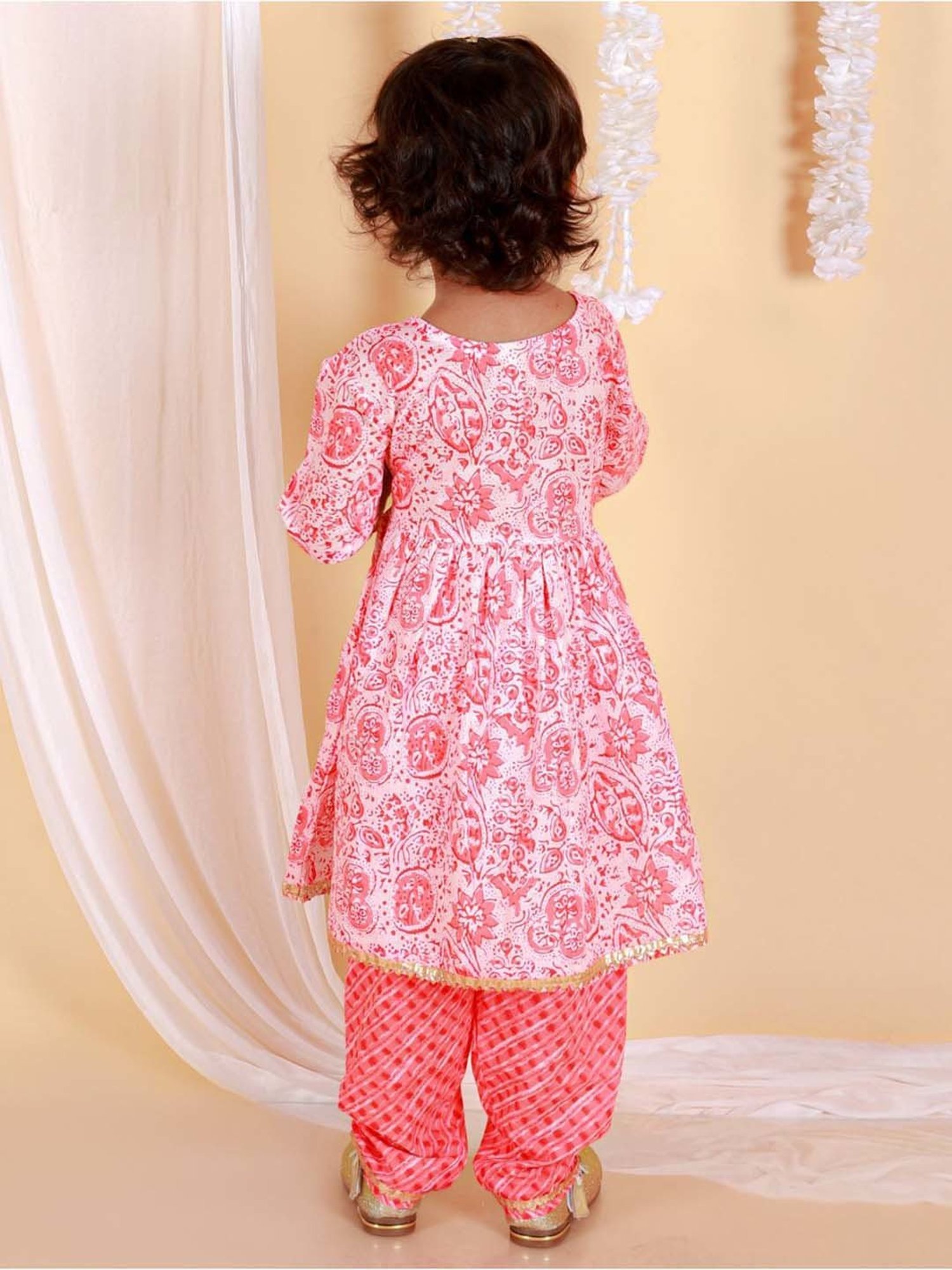 The Mom Store Kids Pink & White Cotton Printed Kurta Set
