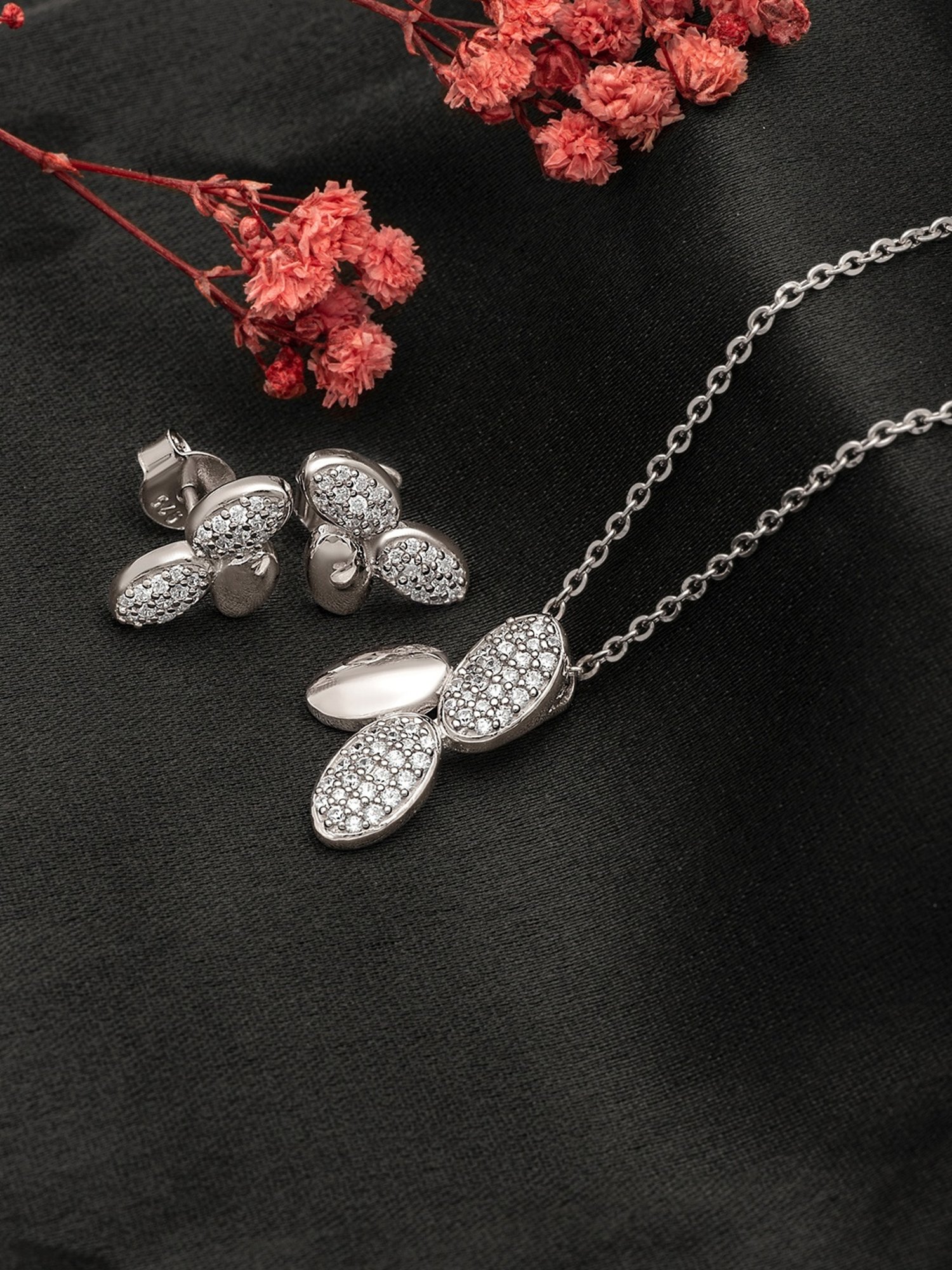 Zavya 92.5 Sterling Silver Pearlescent Elegance Pendant with Chain for Women