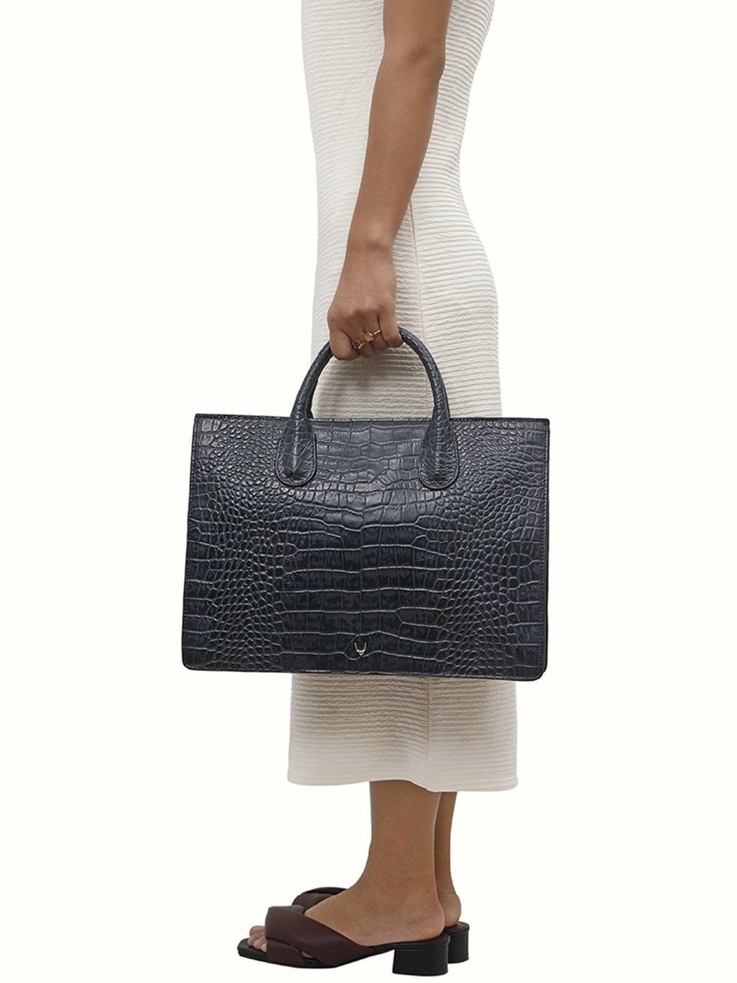 Baggit Brown PVC Solid Laptop Messenger Bag