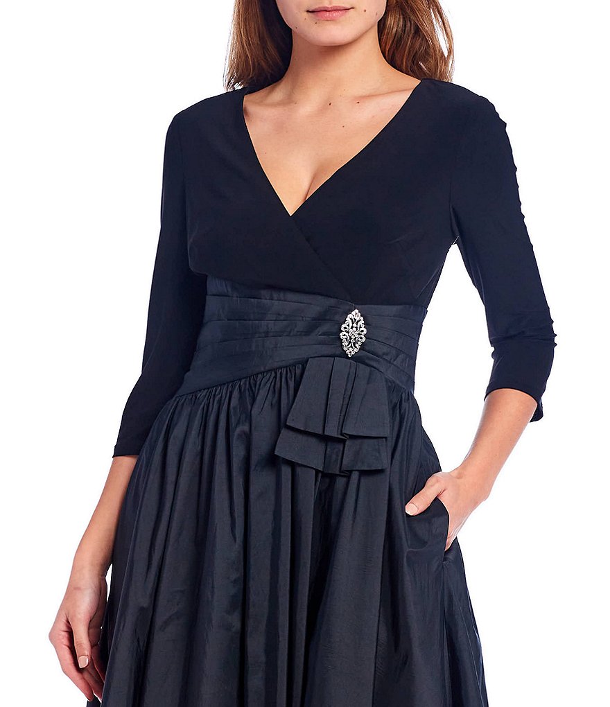 Jkara Petite Size 3/4 Sleeve Lined Illusion Crew Neck Beaded Gown