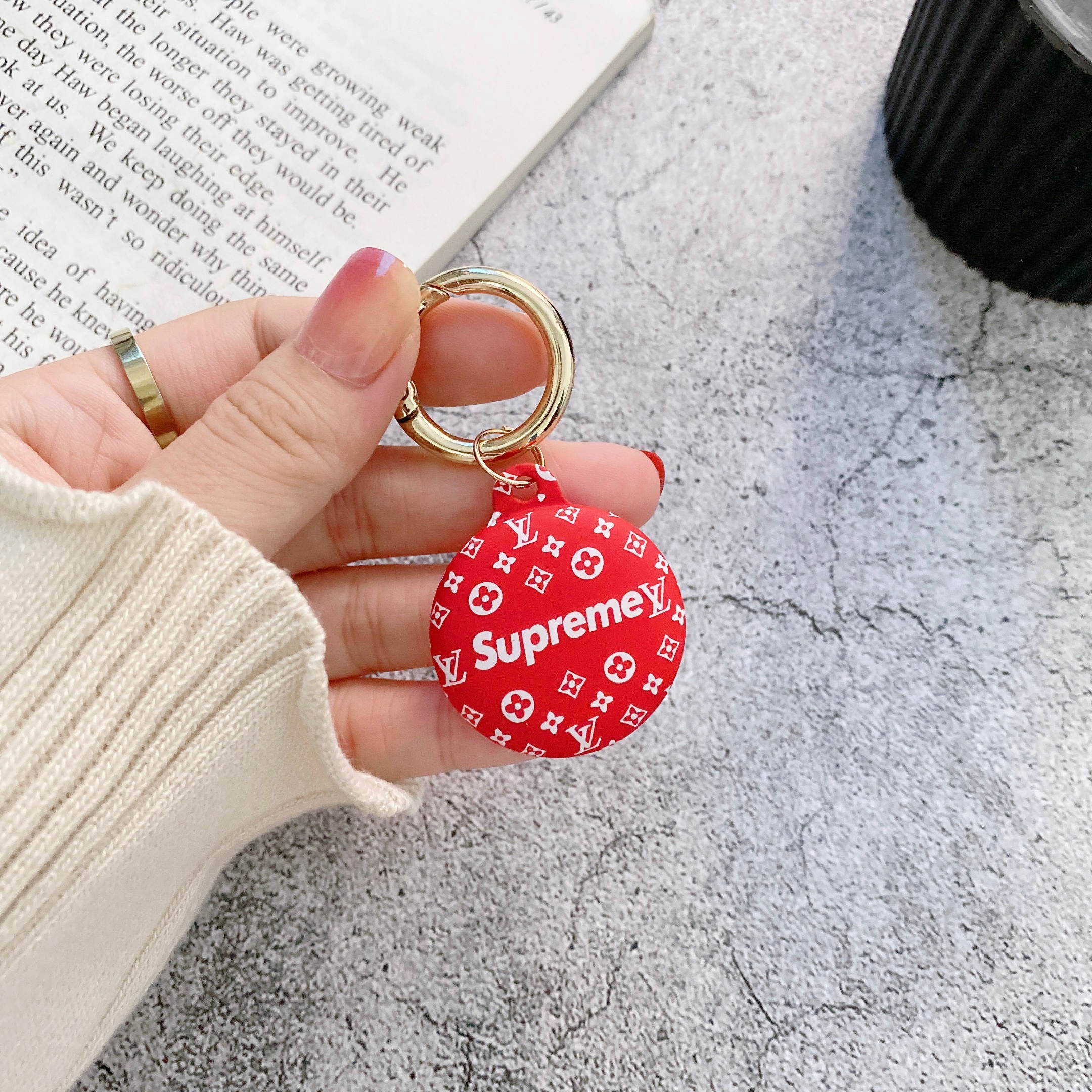 [6 PCS]Silicone Protective Case for AirTags, Tracker Lightweight Soft Protective Skin Cover Accessories Finder Holder with Key Chain Anti-Loss Design Compatible with Apple AirTags 2021