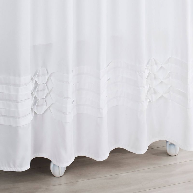 Triple Diamond Shower Curtain White - City Scene