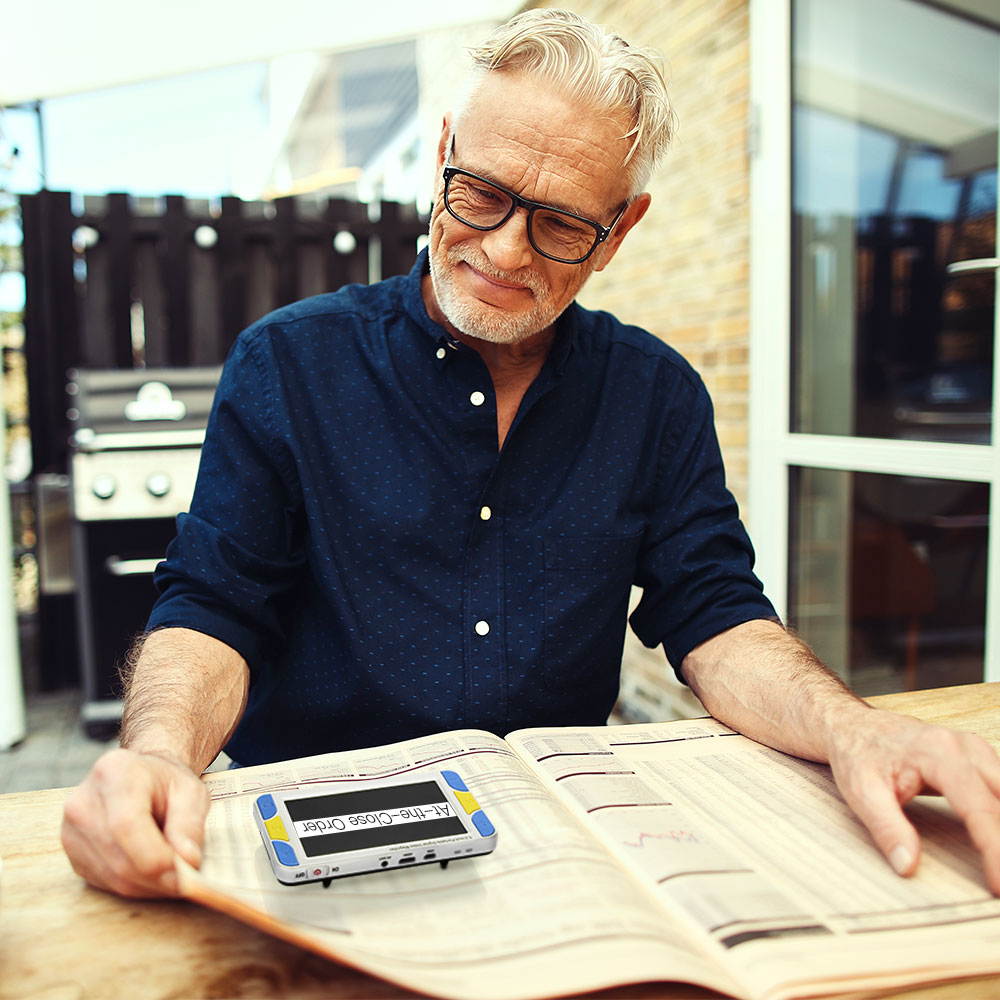 Portable Digital Magnifier, Electronic Reading Aid 5.0 Inch with Foldable Handle for Low Vision Color Blindness 4X-32X Times Zoom 15 Color