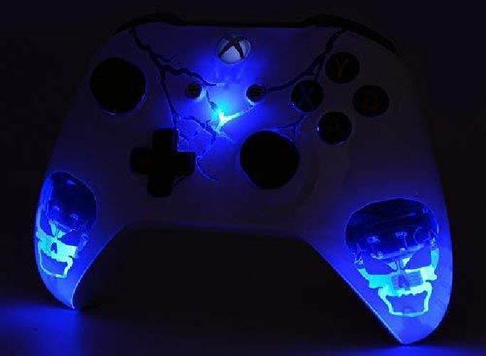 Skulls White Xbox One S Rapid Fire Custom Modded Controller 40 Mods for All Major Shooter Games, Auto Aim, Quick Scope, Auto Run, Sniper Breath, Jump Shot, Active Reload & More (with 3.5 Jack)