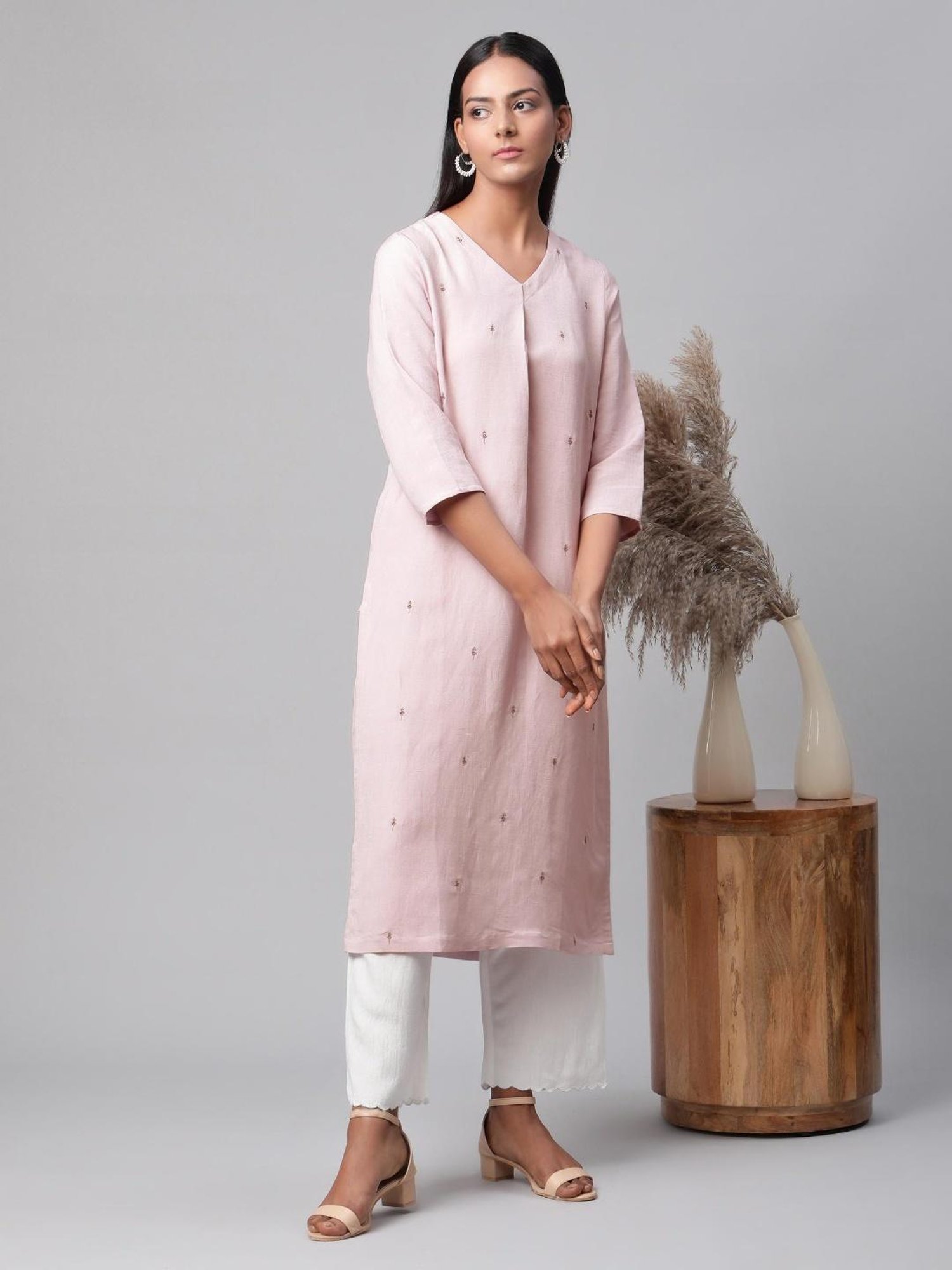 Linen Club Women Light Pink Embroidered Kurta