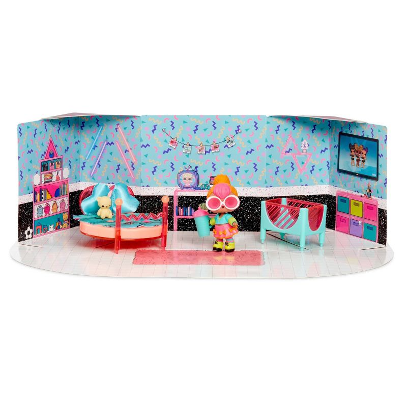 L.O.L. Surprise! Furniture Bedroom with Neon Q.T. and 10+ Surprises