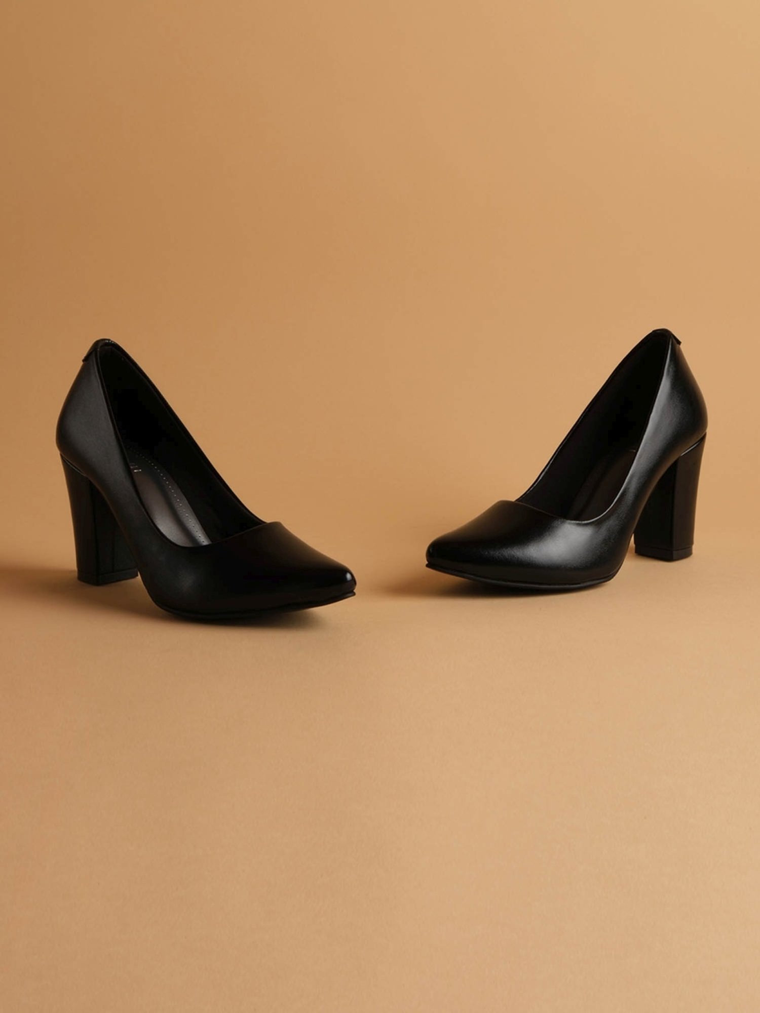 Eridani Women's Meghan Black Formal Pumps