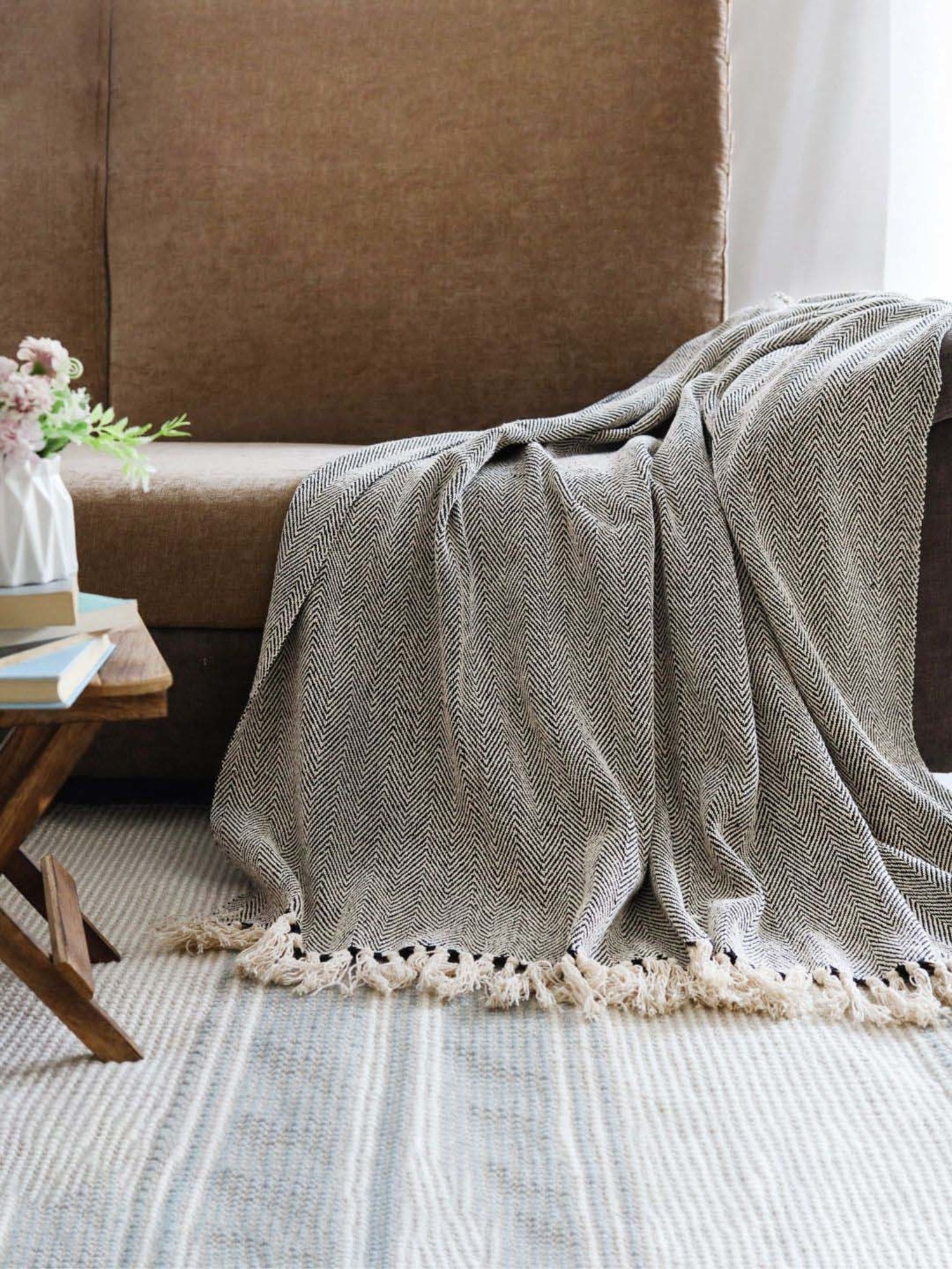 Nestasia Black & Cream Chevron Cotton Knitted Throw blanket with texture for Living Room or Bedroom