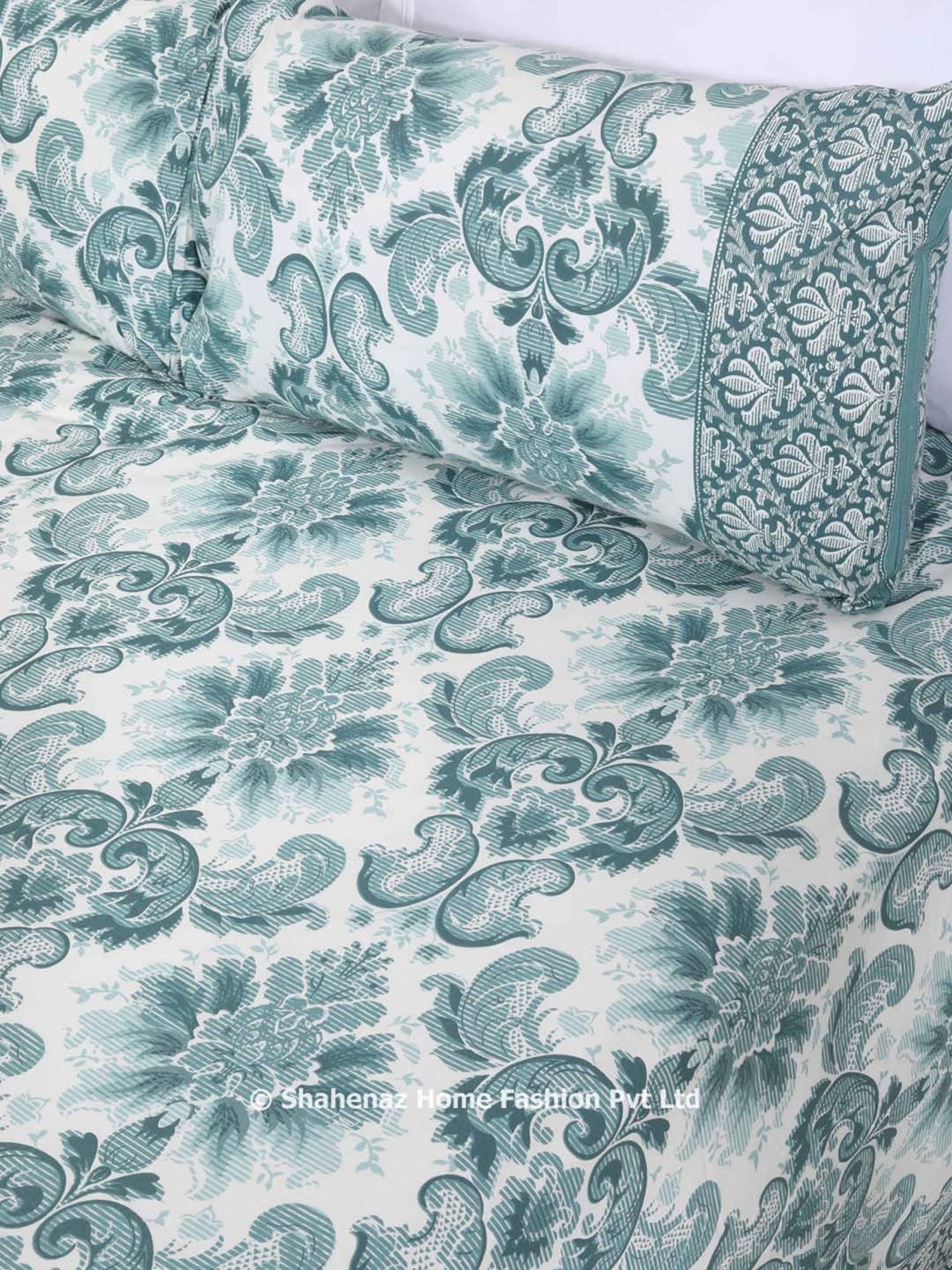 Shahenaz Dark Green 120 TC Cotton Classic Damask Double Bedsheet with 2 Pillow Covers