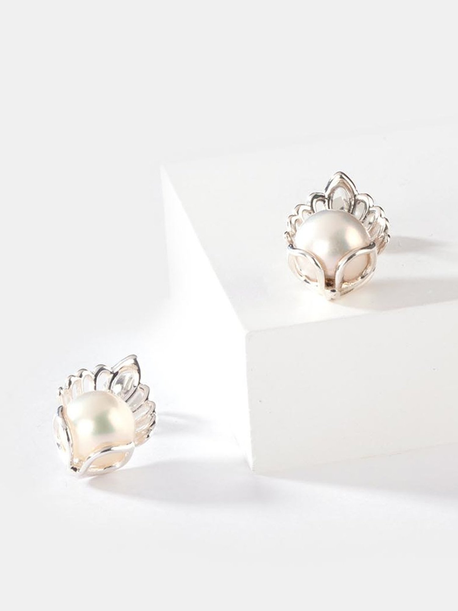 Shaya 92.5 Sterling Silver A Cozy Shell-Ter Earrings for Women