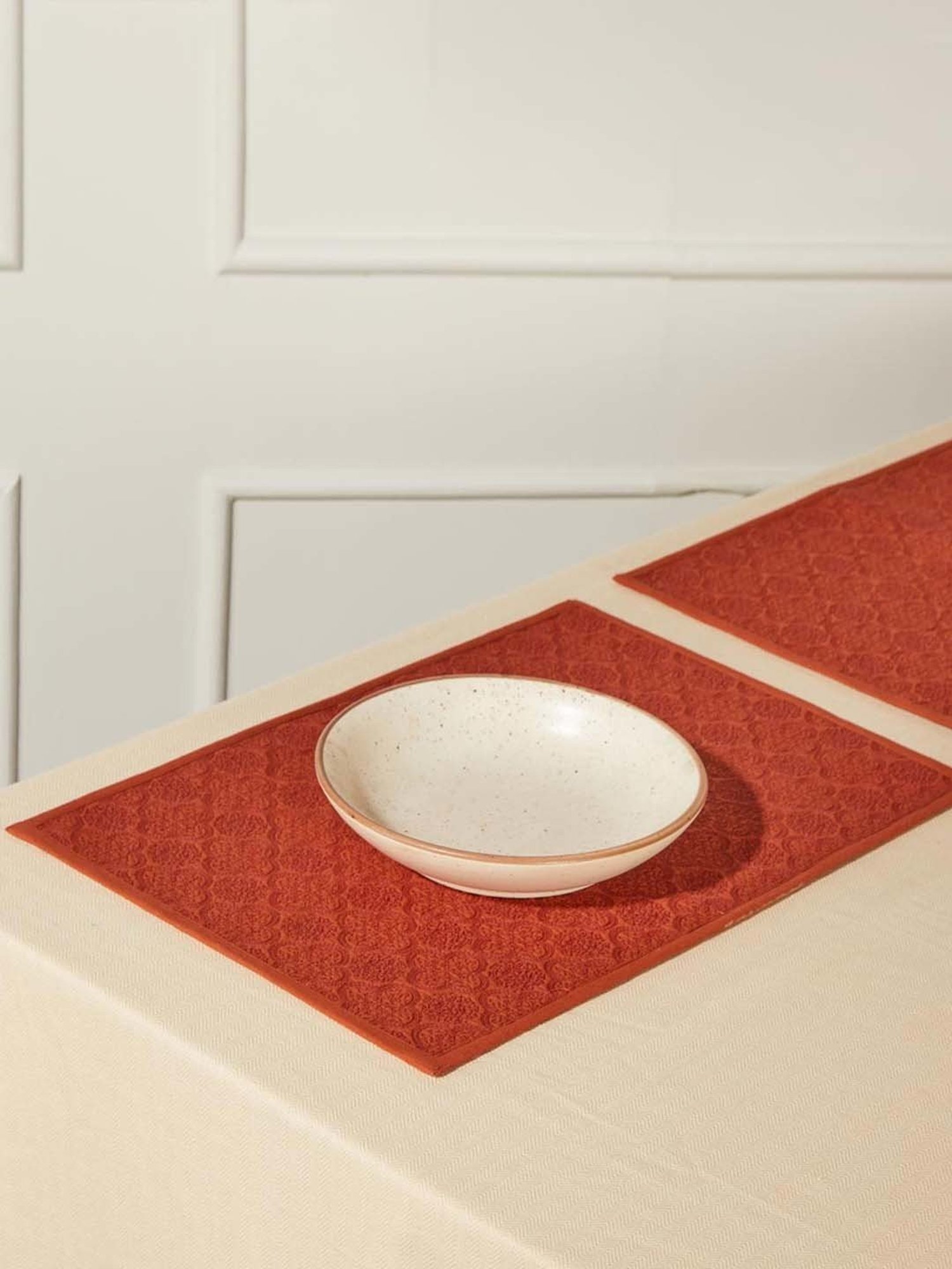 Table Runner with 4ct Placemats - Bullseye's Playground™