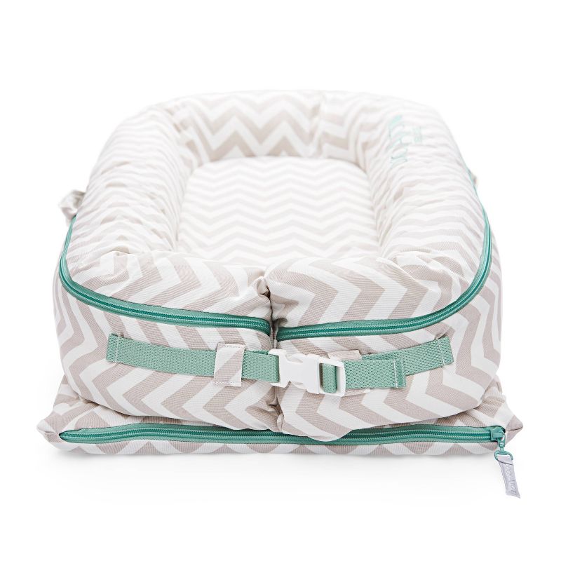 Simmons Kids' Silent Auto Gliding Elite Bassinet - Odyssey