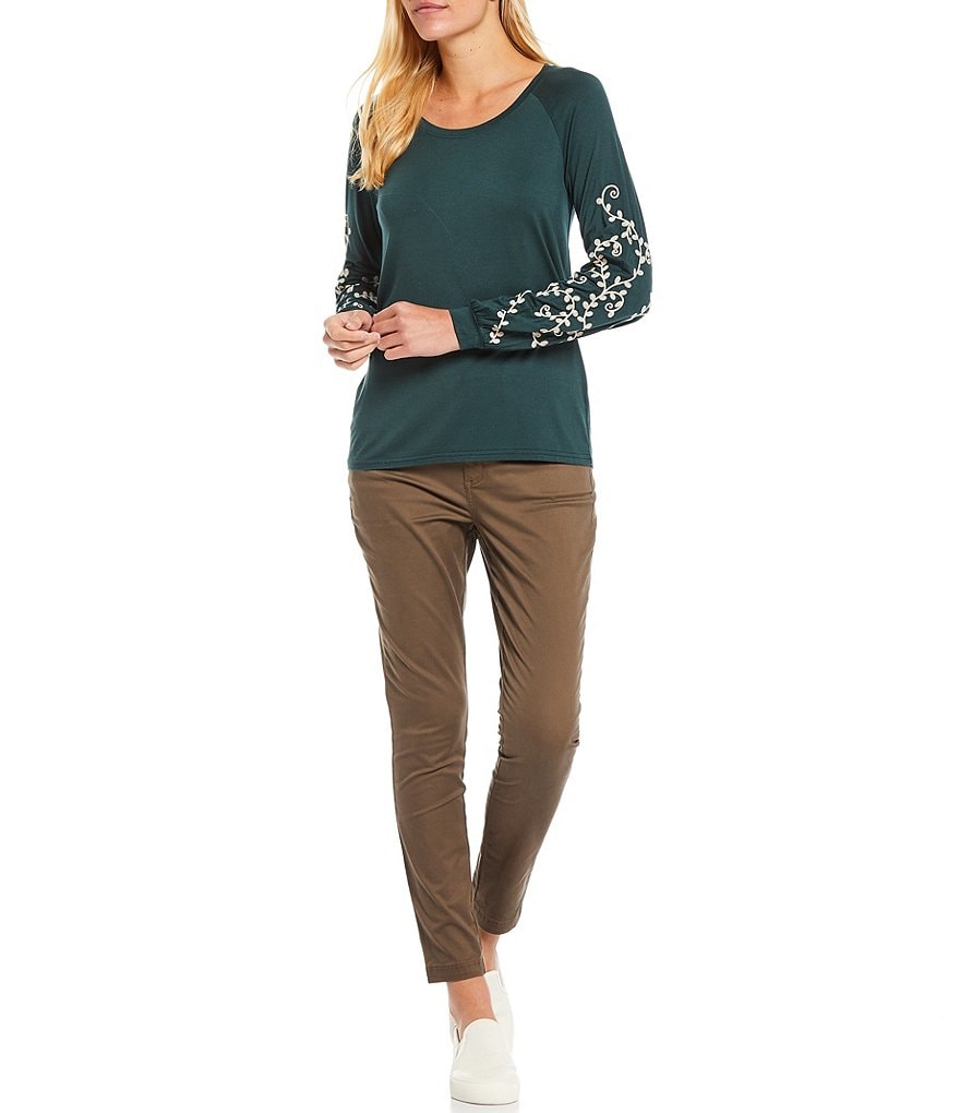 Aventura Chandler Embroidered Long Raglan Sleeve Bubble Cuff Scoop Neck Top