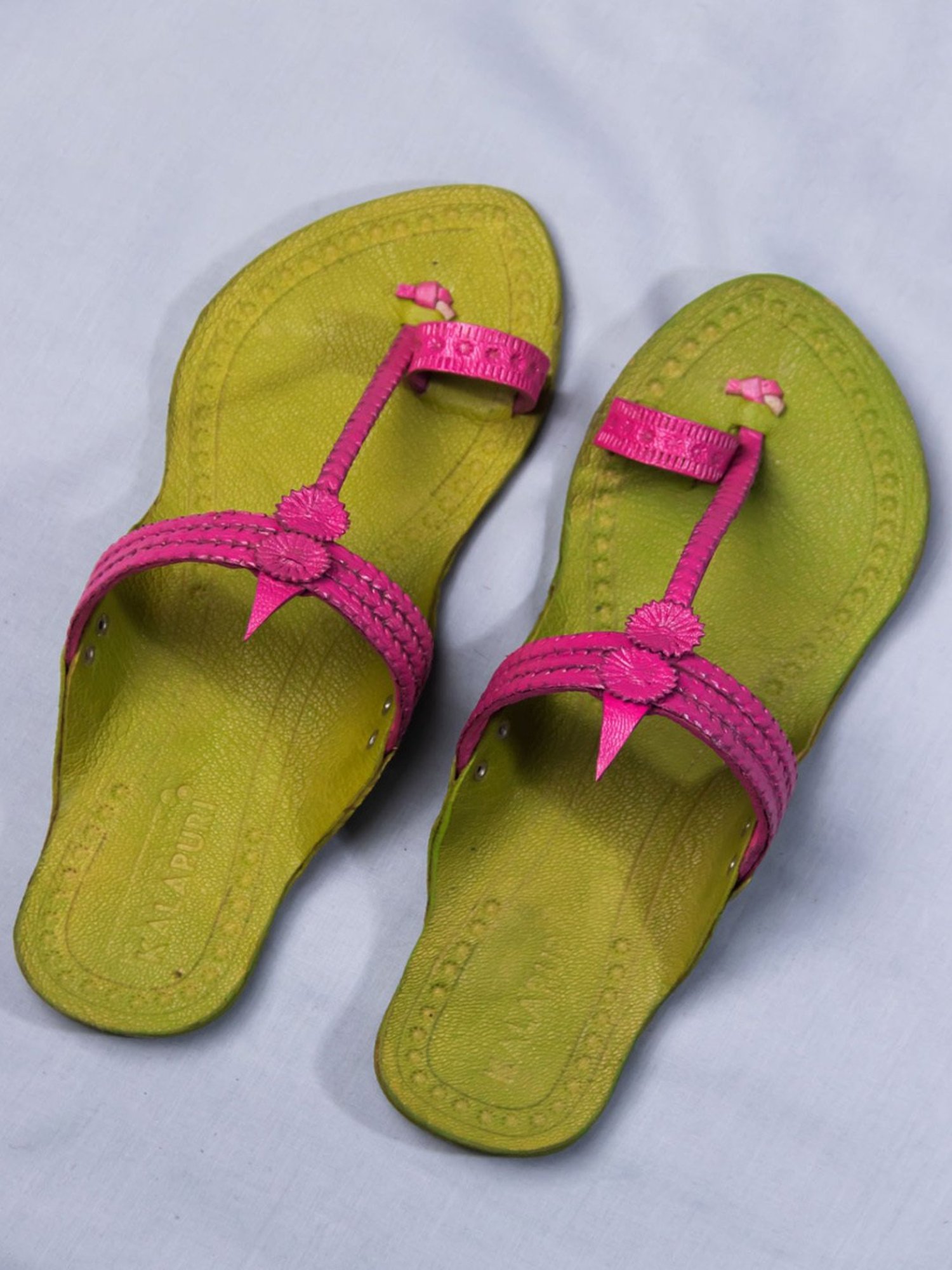 Kalapuri Women's Pink Kolhapuri Sandals