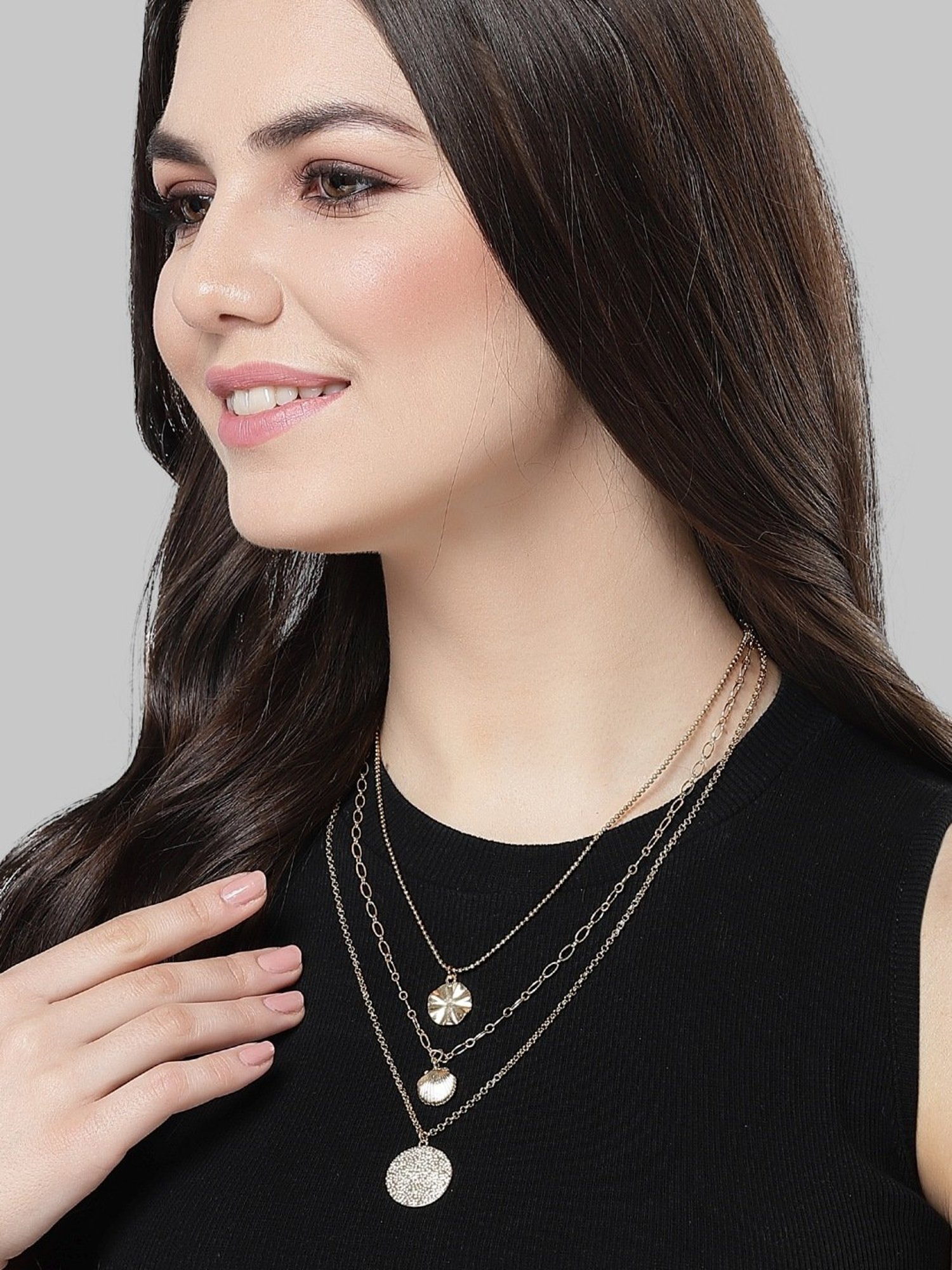 Karatcart Golden Sea Shell and Textured Disk Multicharm Multilayered Chain Women