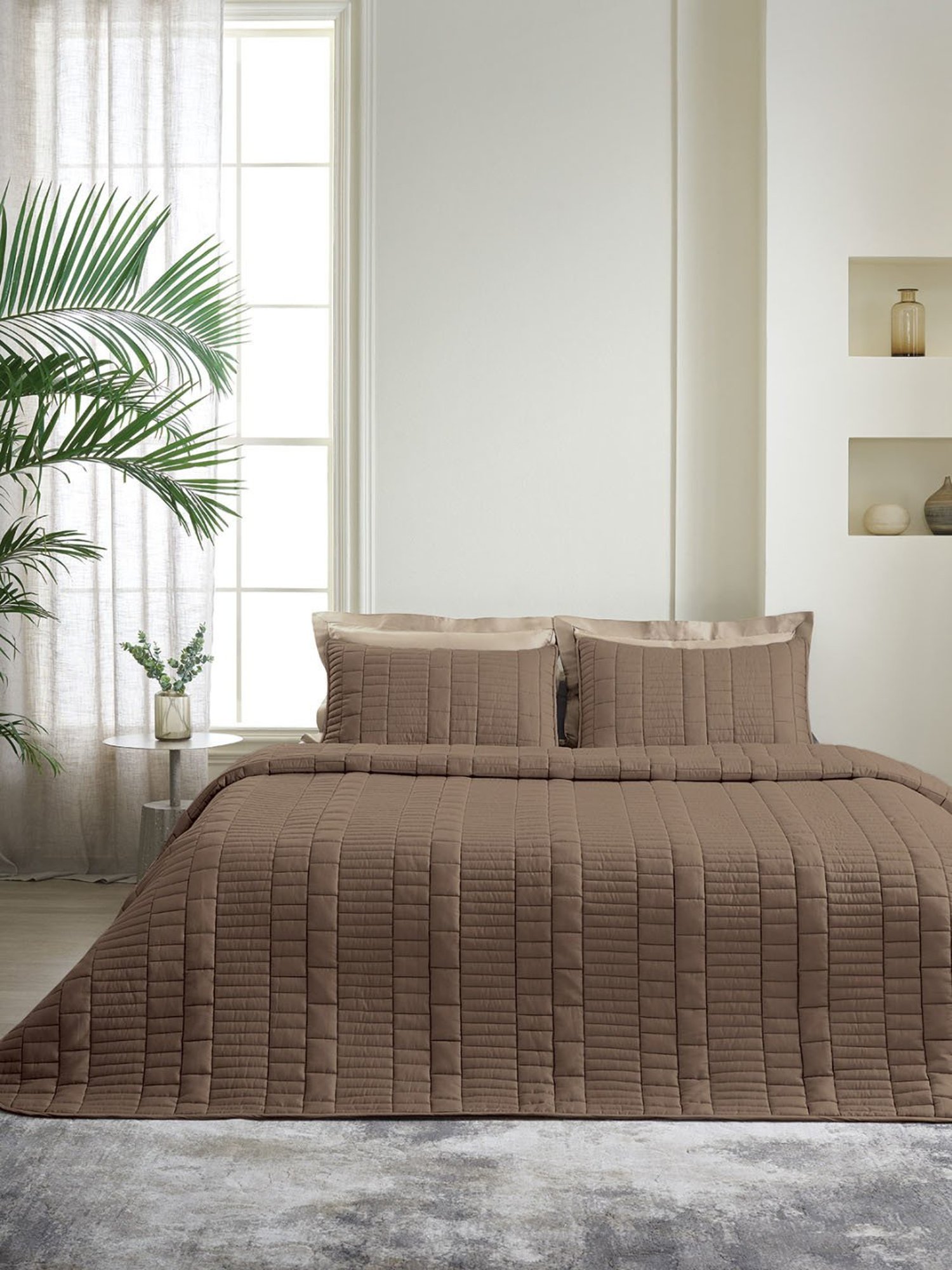 DDECOR Live beautiful Embroidery Baroque Metallic Grey 210 TC Cotton Comforters - Set of 3