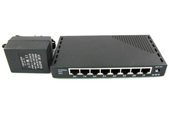 10/100 8 Port Fast Ethernet Switch