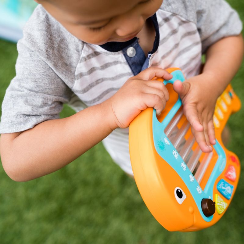 Infantino Go gaga! Lights & Music Learning Fish Guitar