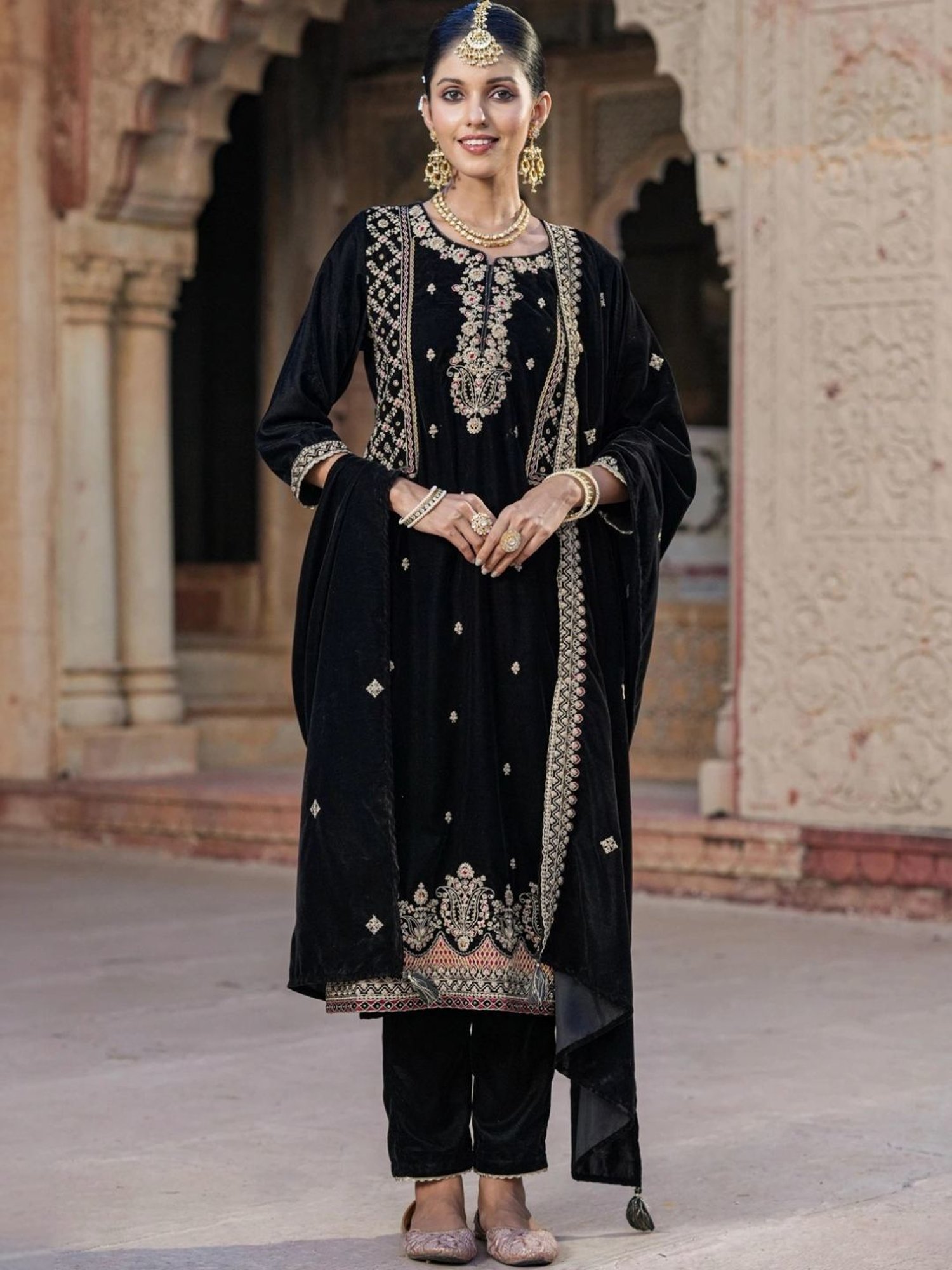Scakhi Black Velvet Zari Embroidered Suit Set Kurta With Pant And Dupatta