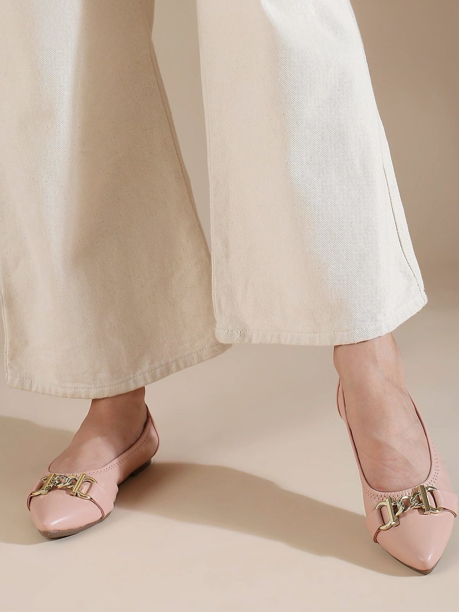 Inc.5 Women's Peach Flat Ballets