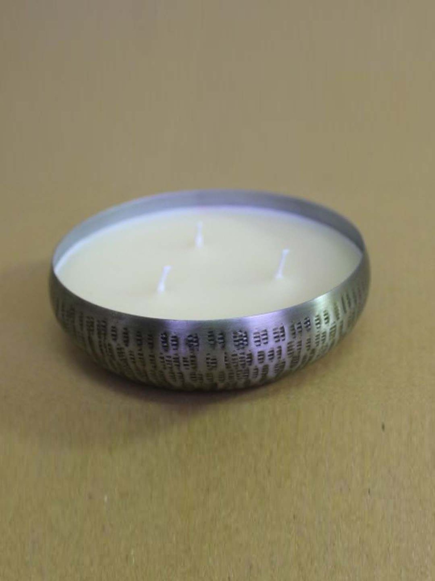 HOSLEY White & Silver Metal Jar Candle
