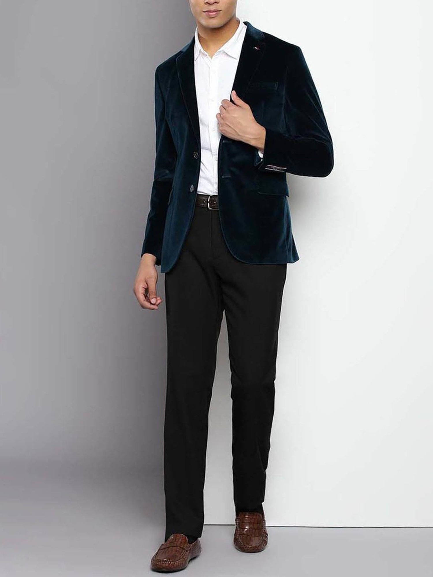 Vastramay Black Regular Fit Blazer