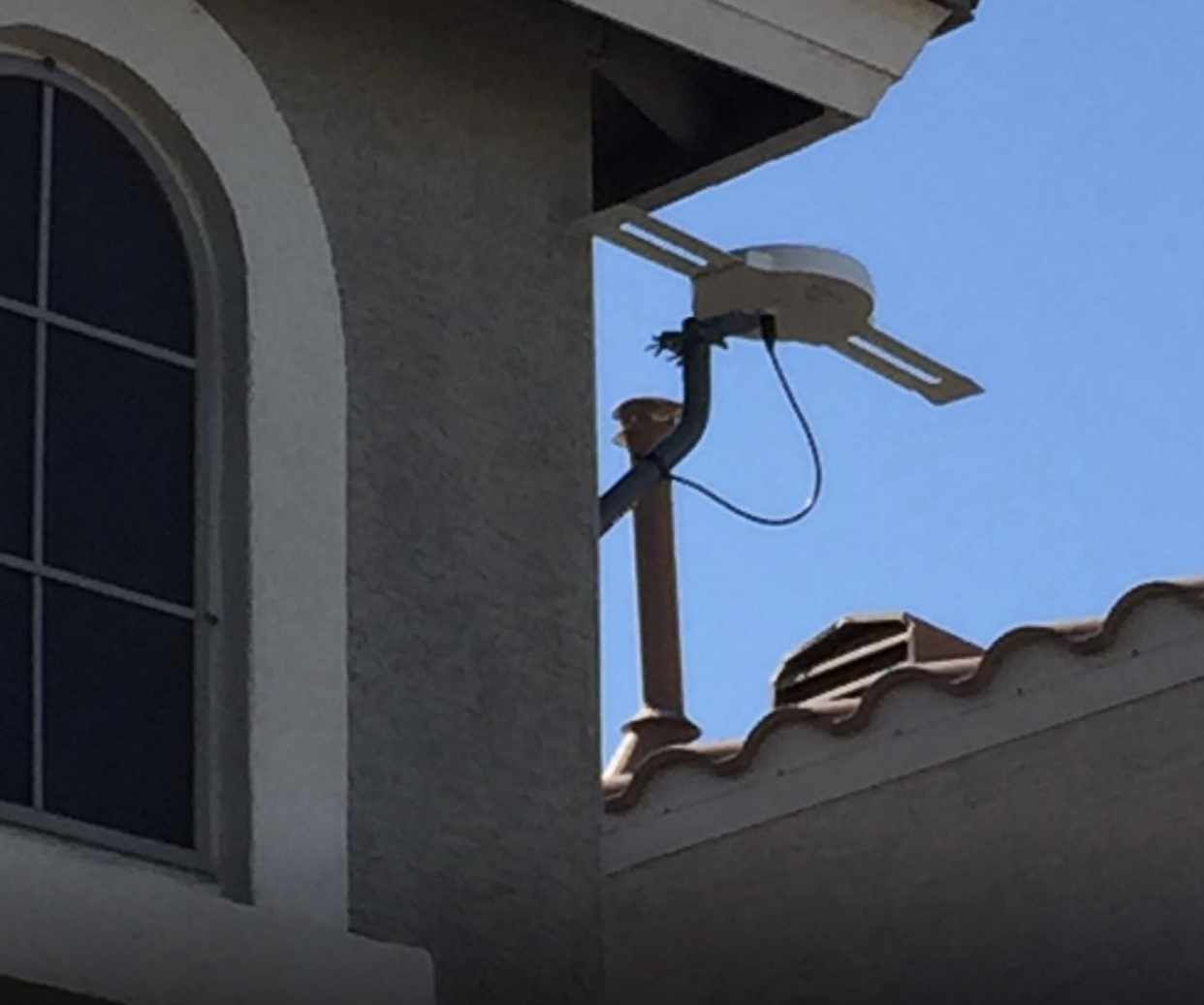 LAVA HD-8008, Outdoor TV Antenna Omnidirectional 360 Degree HD TV 4K Omnipro Amplified TV Antenna OmniPro HD-8008 + Installation Kit & Jpole