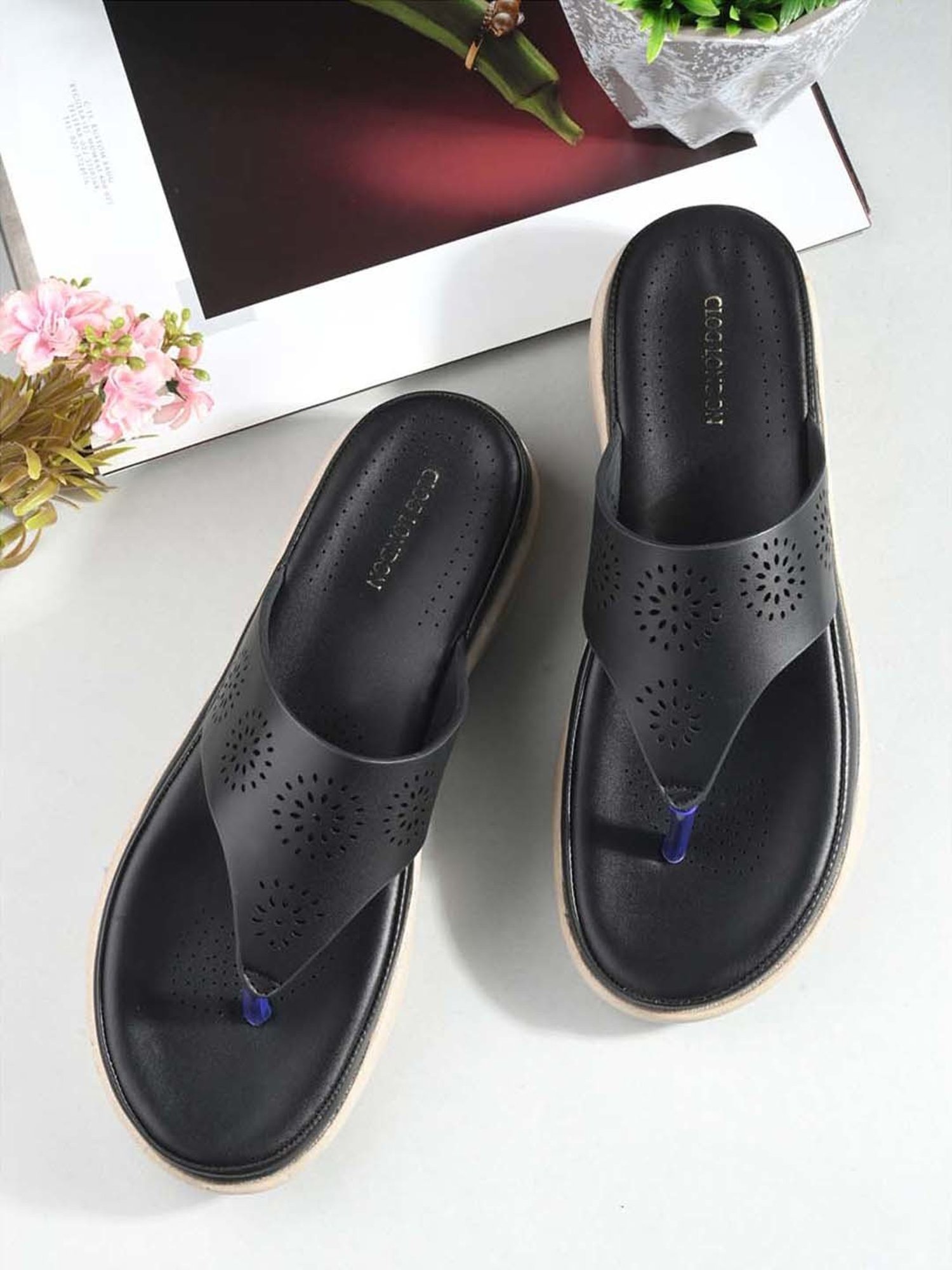 Clog London Women's Black Thong Wedges