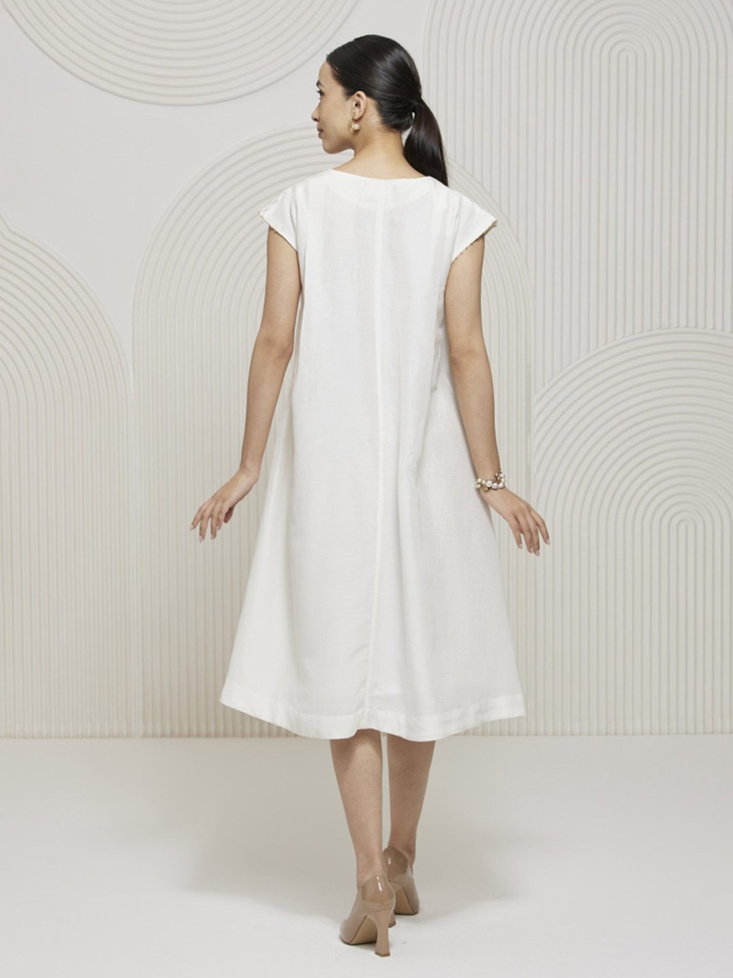 Artagai Off White Kantha Relaxed Fit Dress with Belt and Kantha Embroidery At Front