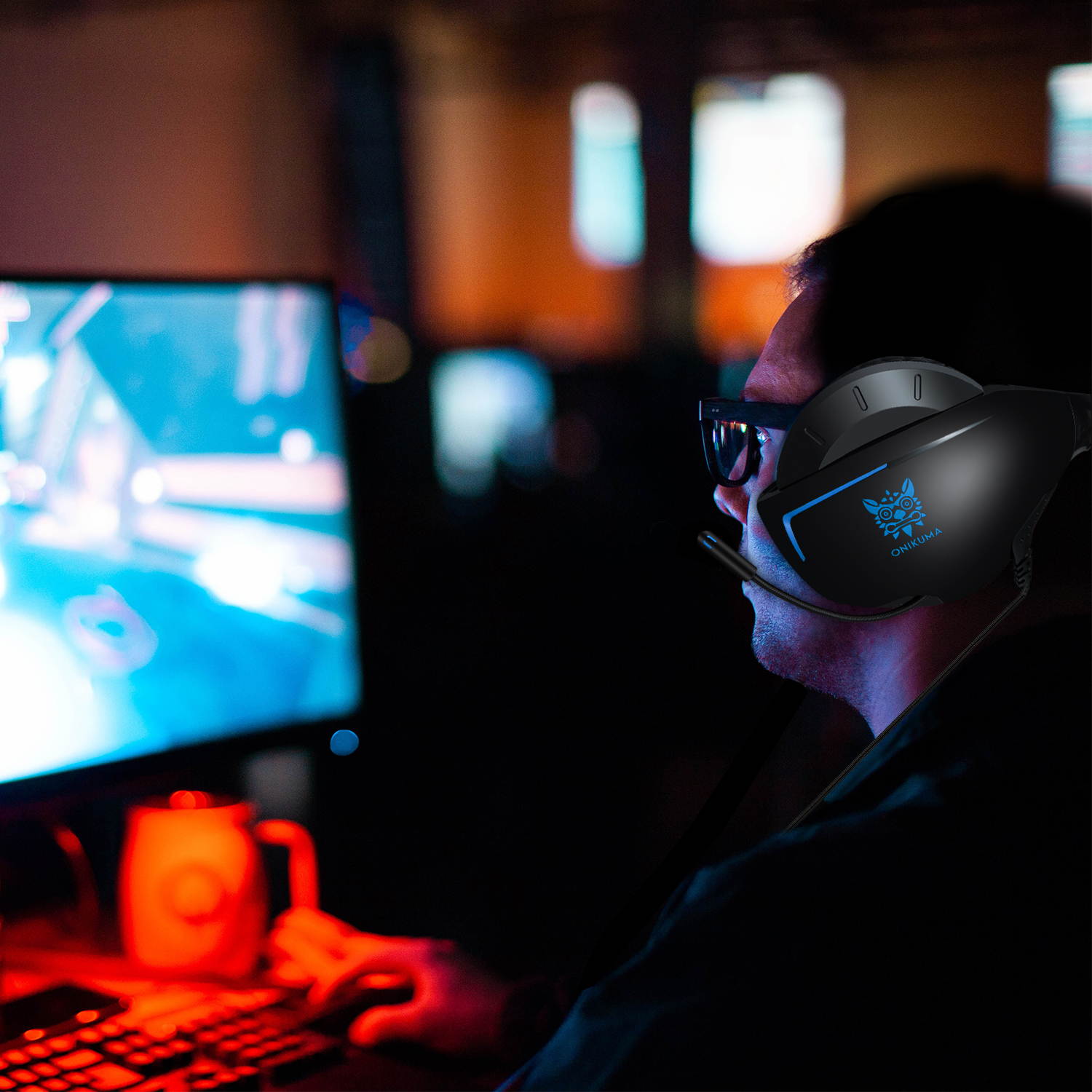 ONIKUMA K7 Gaming Headset Over-ear Dynamic Stereo Bass Sound Headset with Adjustable Headband Microphone for PS4 Xbox One PC